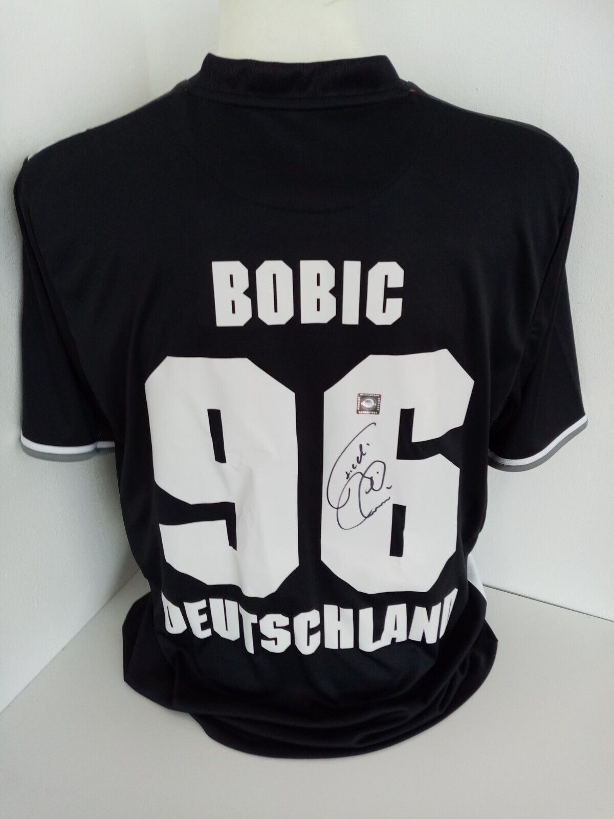 Tag der Legenden Trikot Fredi Bobic signiert Nestwerk Autogramm Fußball COA L