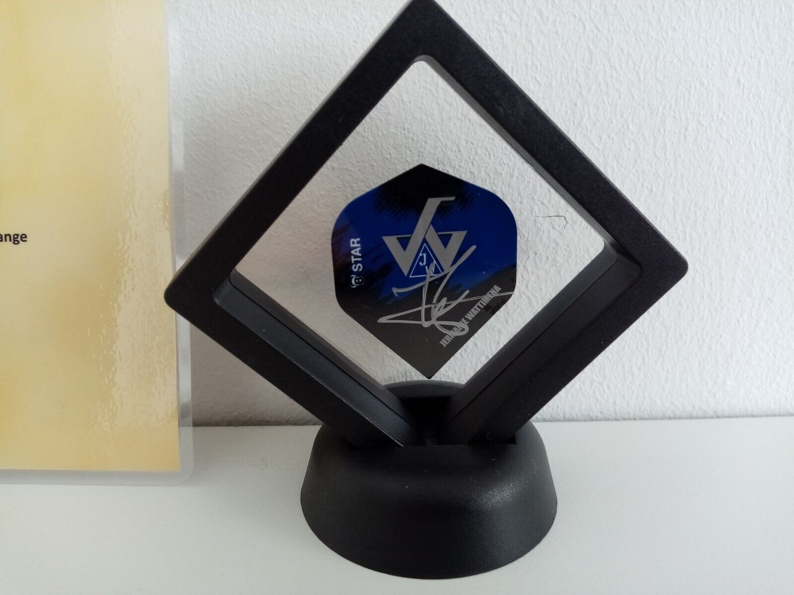 Dartflight jermaine wattimena signed darts coa new flight