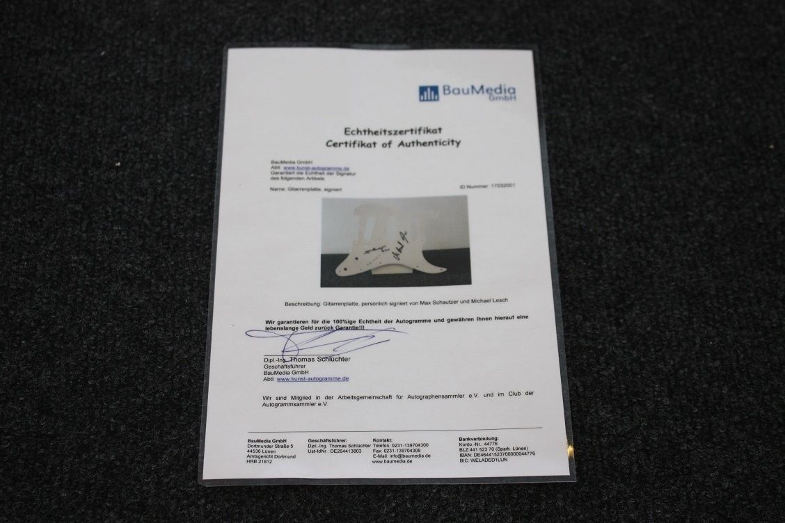 Guitar plate, Max Schauzer, Michael Lesch signed the investigator, new television