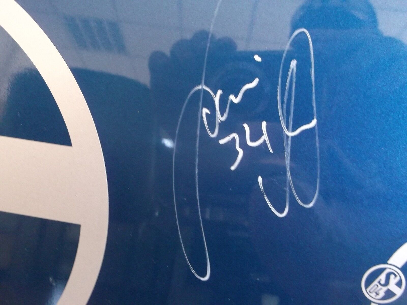 Motor hood for Smart 451 signed by Schalke players