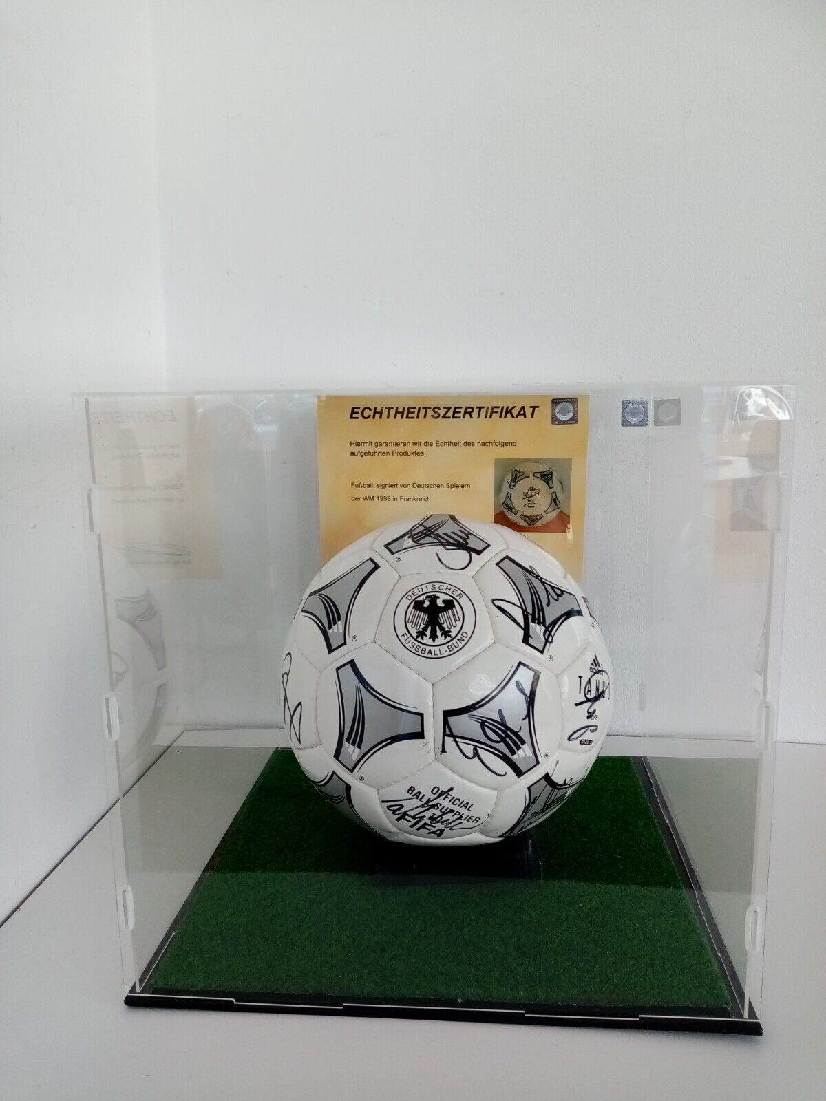 Football team signed World Cup 1998 in showcase dfb autograph adidas signature COA