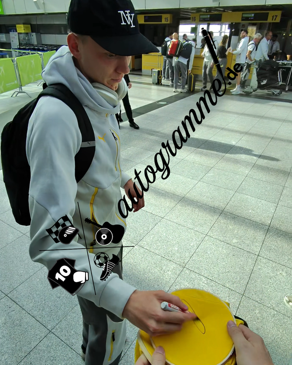 Borussia Dortmund Authentic Jersey Maximilian Beier signed BVB Puma M