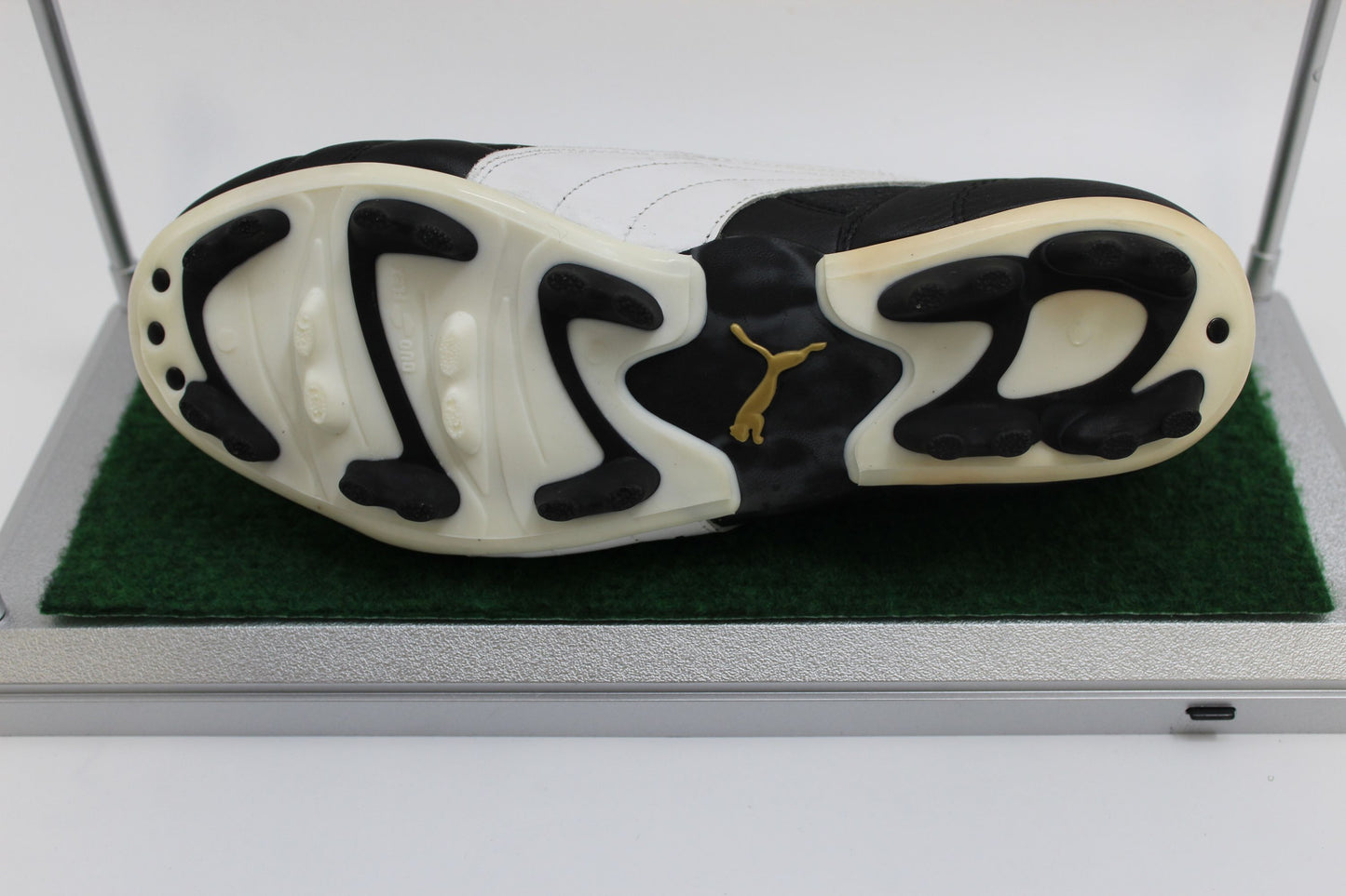 Football shoe Pele signed lighting Brazil world champion Puma Selecao Coa