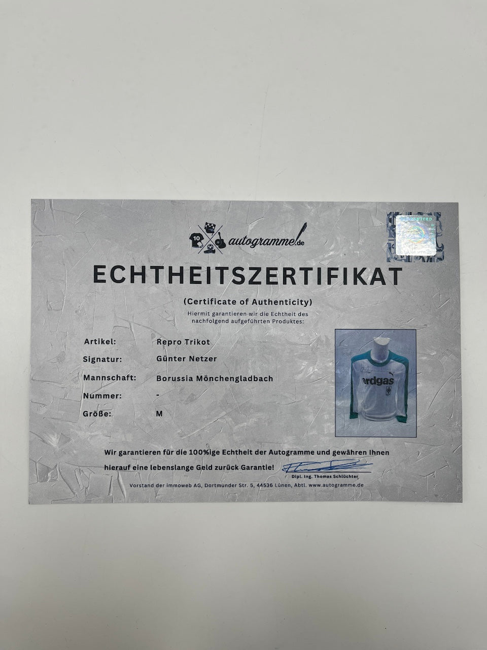 Reproduction Borussia Mönchengladbach jersey, signed by Günter Netzer, autograph M