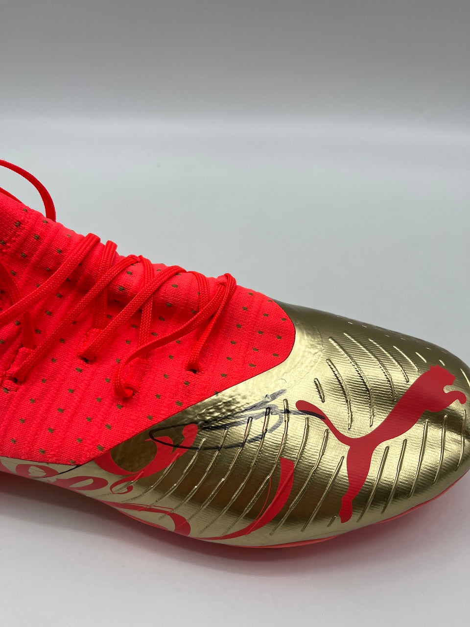 Nico Schlotterbeck's signed football boots, Bundesliga Puma size 45