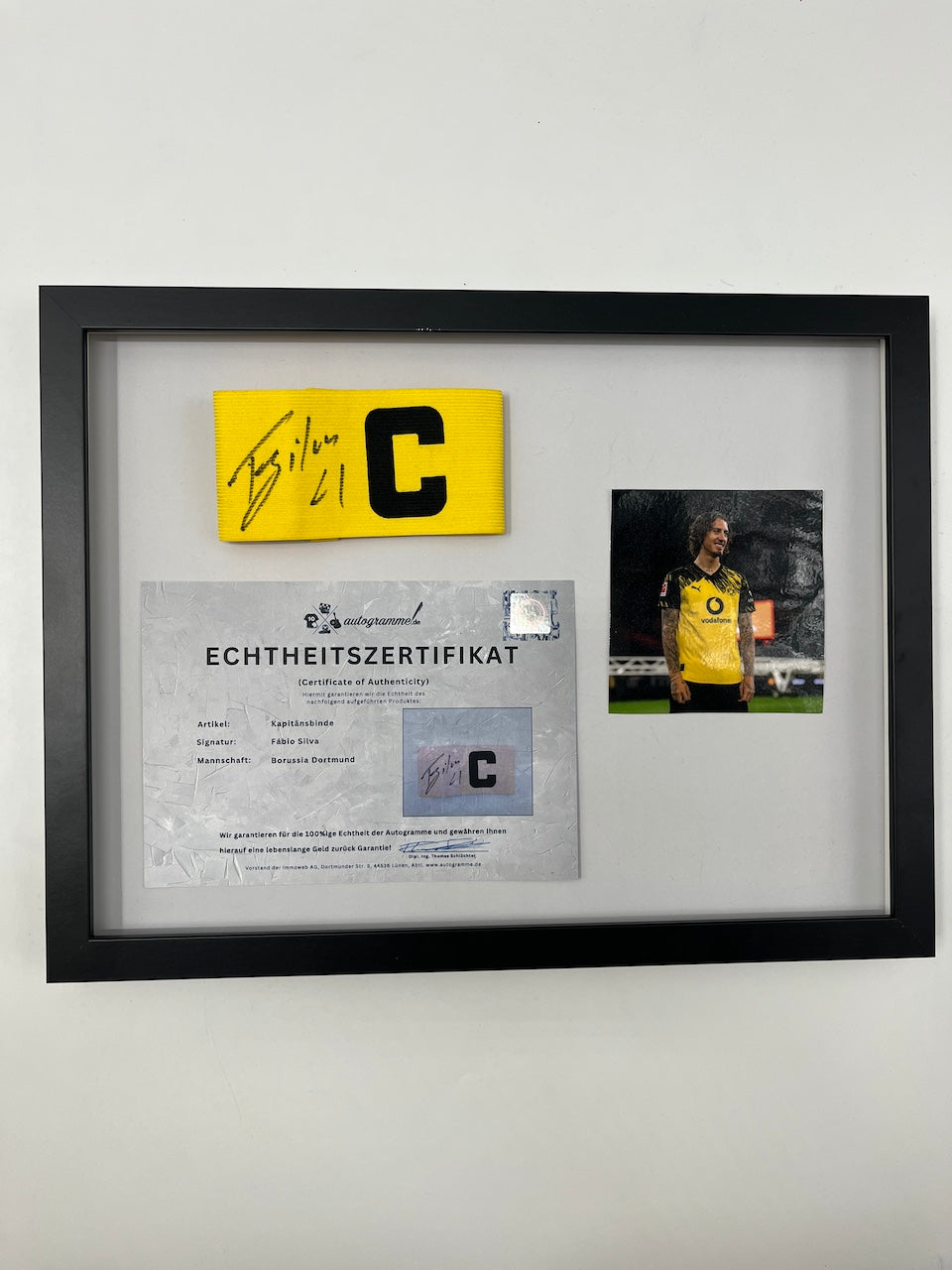 Kapitänsbinde Fabio Silva signiert im Rahmen Borussia Dortmund COA