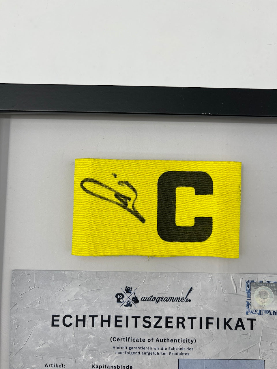 Kapitänsbinde Ousmane Dembele signiert im Rahmen PSG COA