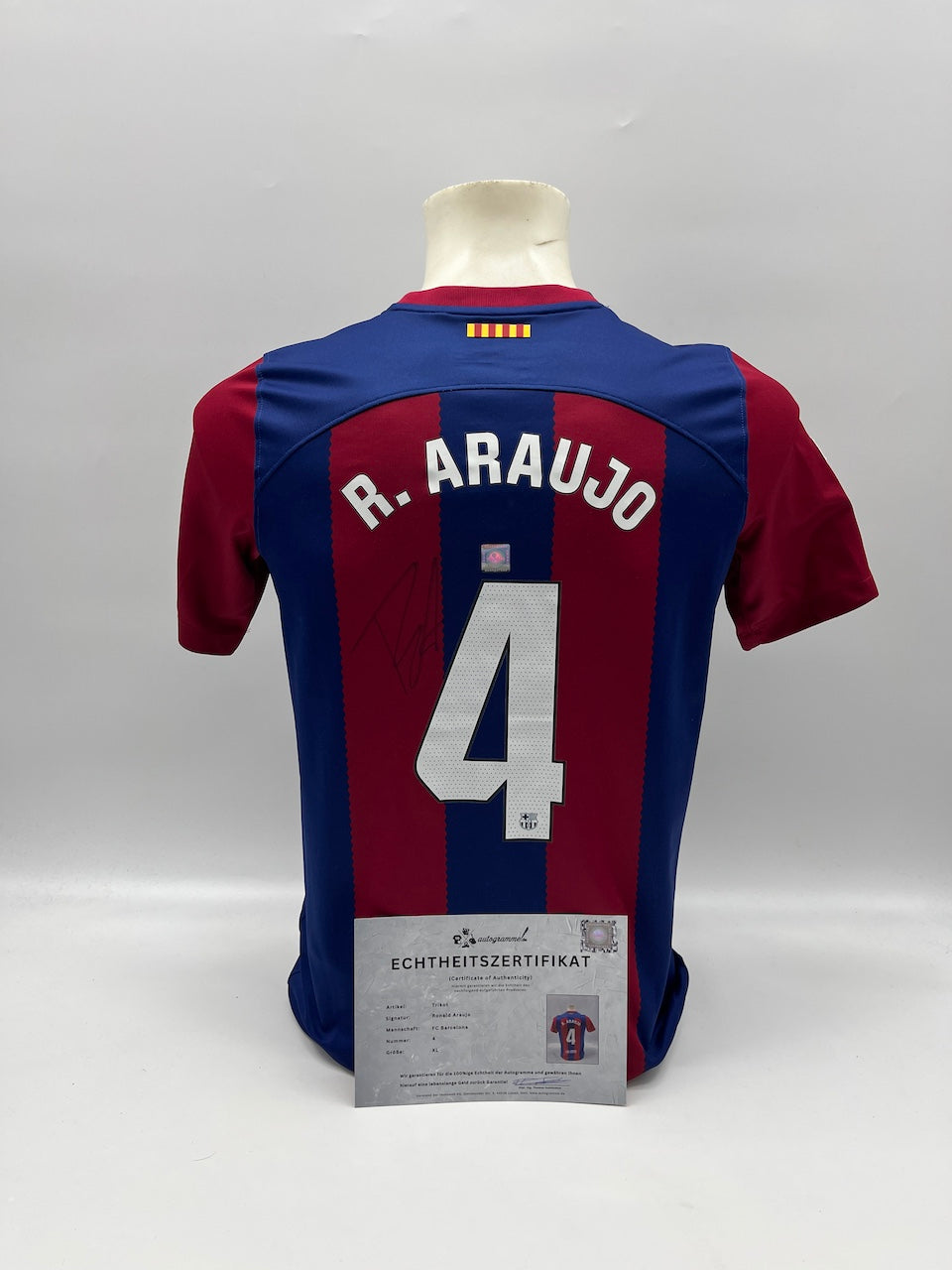FC Barcelona jersey Ronald Araujo signed autograph Nike 176