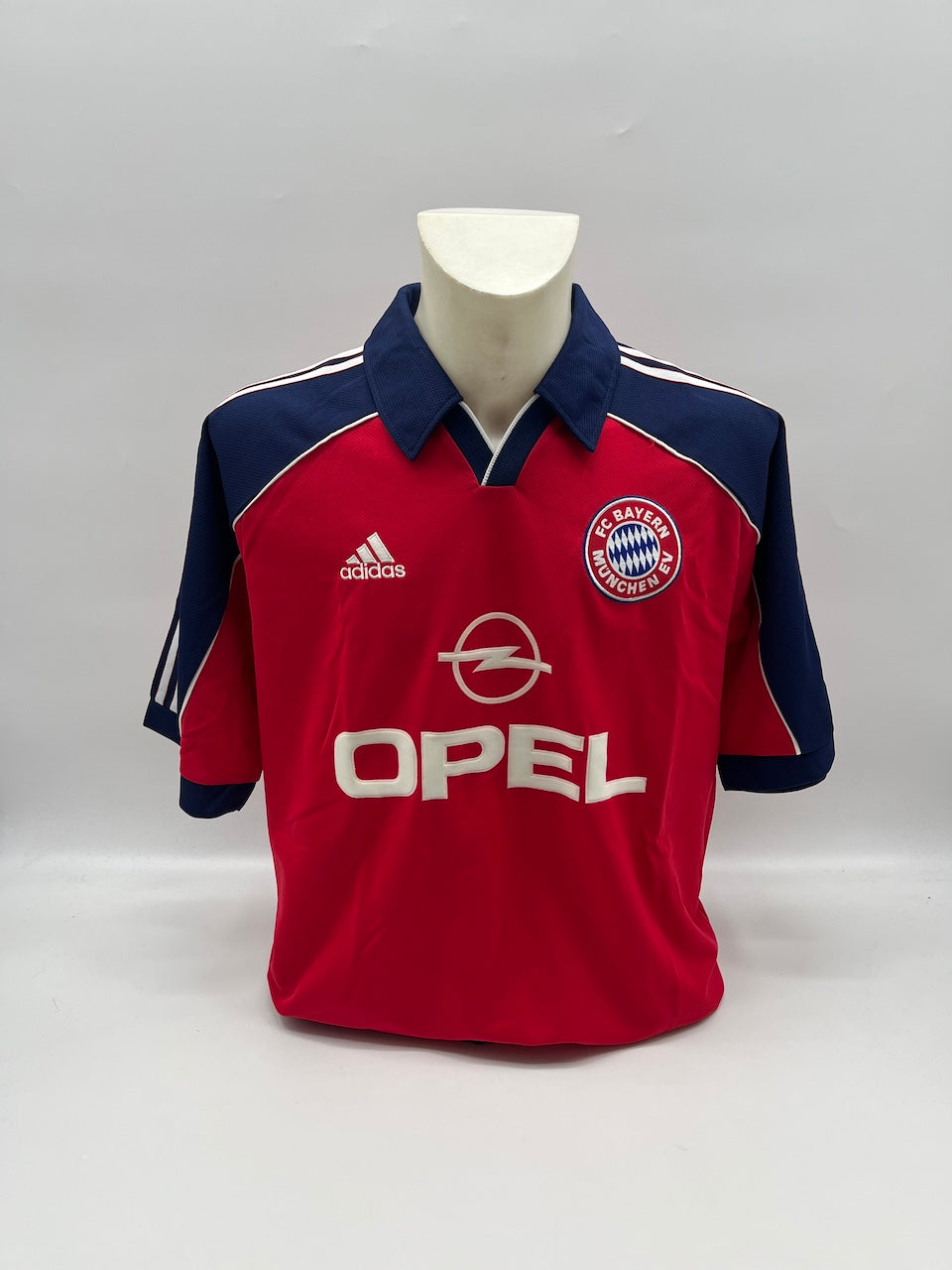 Bayern Munich jersey 1999/2000/2001, team signed, autographed, Adidas COA L