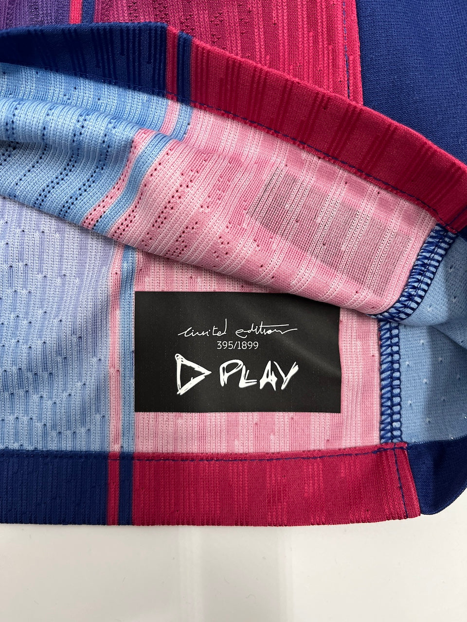 Limited Barcelona x Play jersey Ed Sheeran M 395/1899