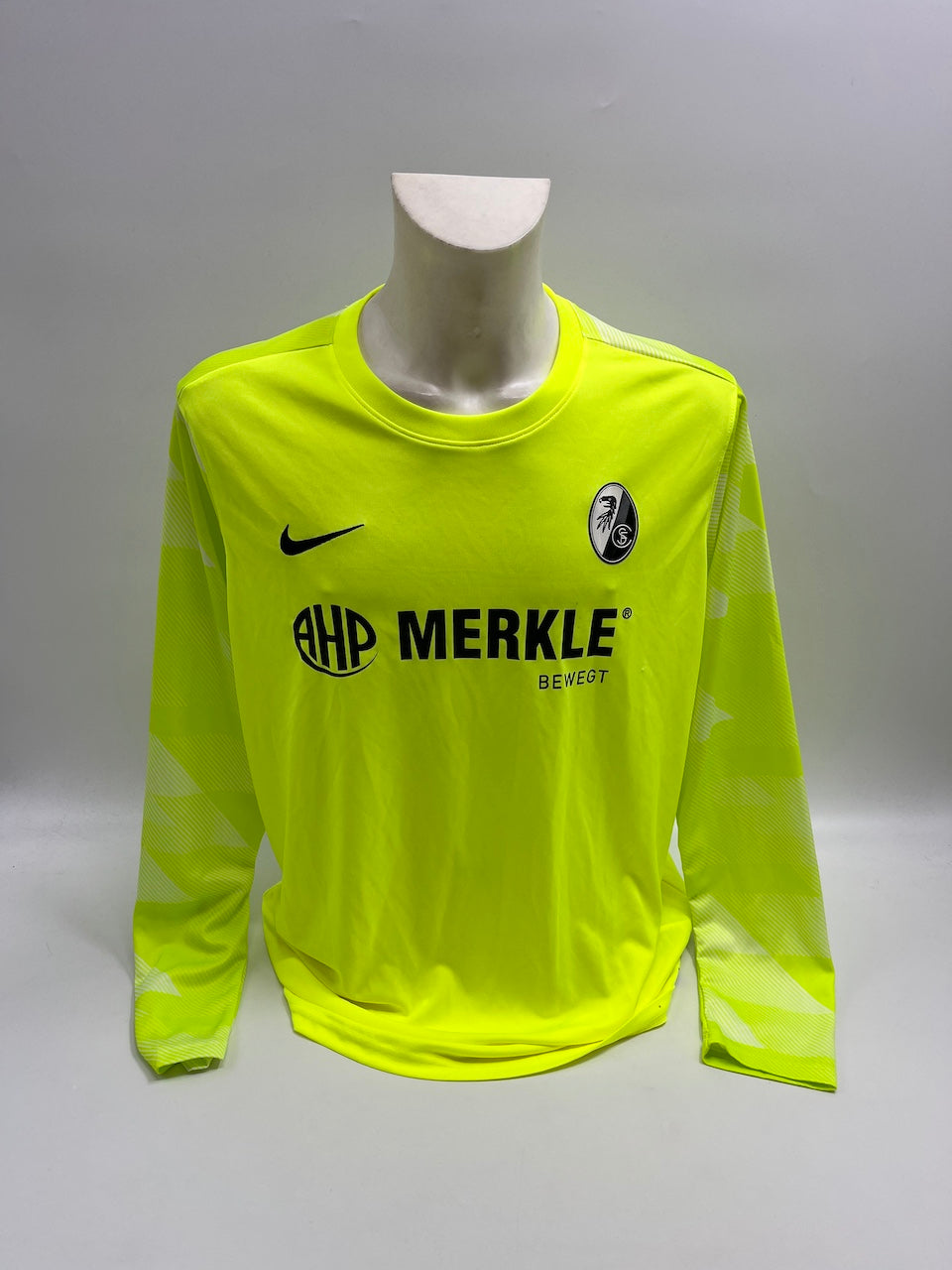 SC Freiburg goalkeeper jersey signed by Noah Atubolu, Nike XL