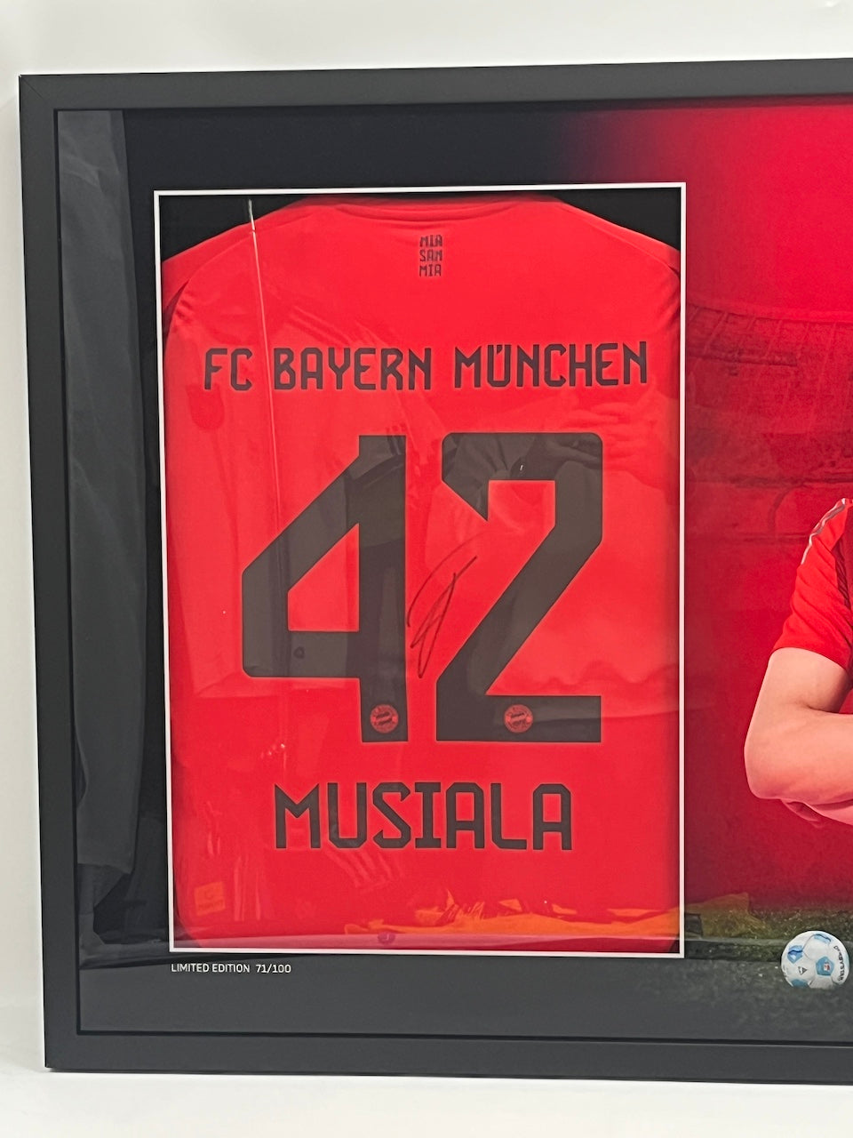 Bayern München Trikot Jamal Musiala signiert im Rahmen COA Adidas 71/100