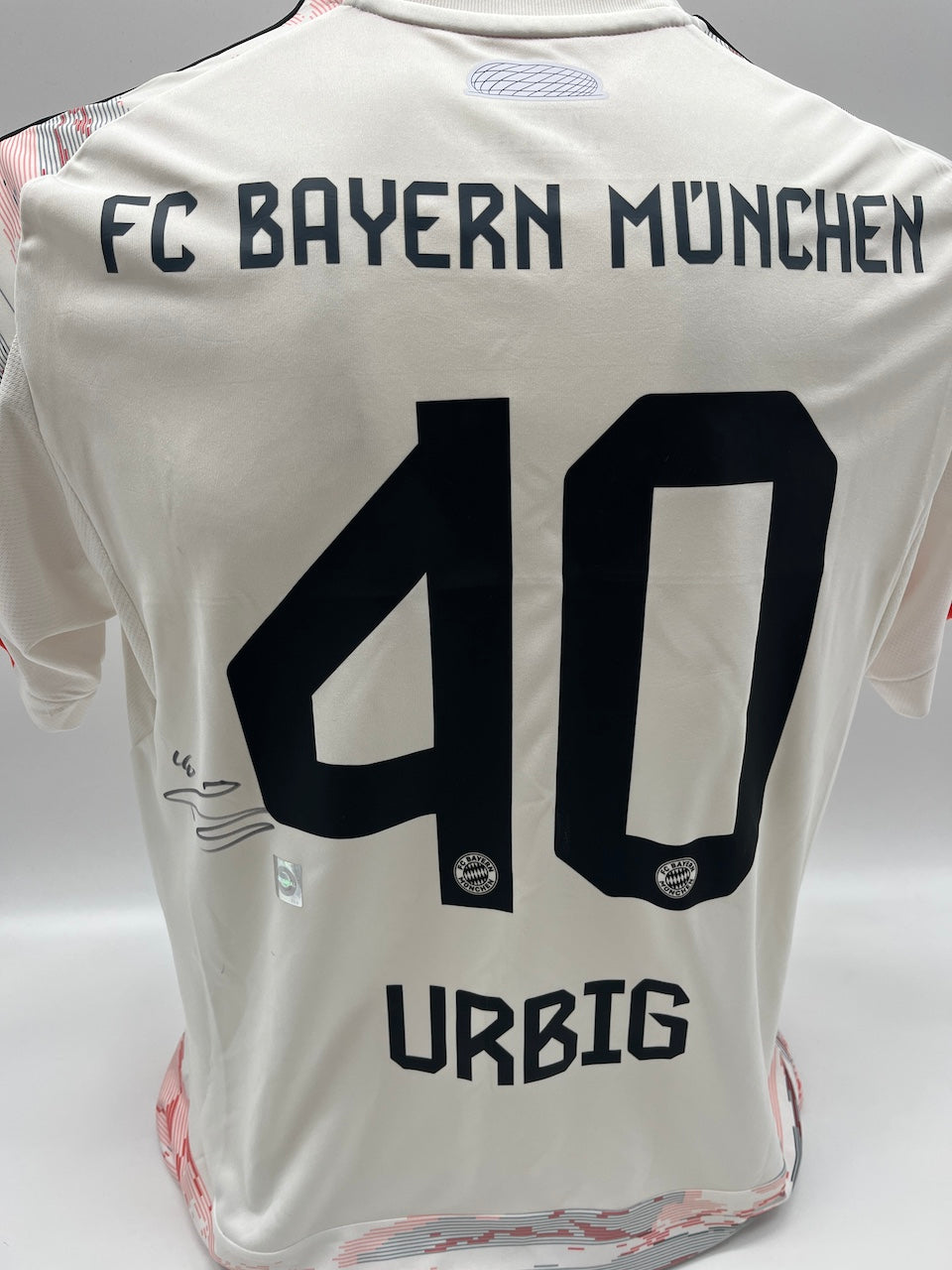 Bayern München Trikot Jonas Urbig signiert Autogramm Adidas COA M