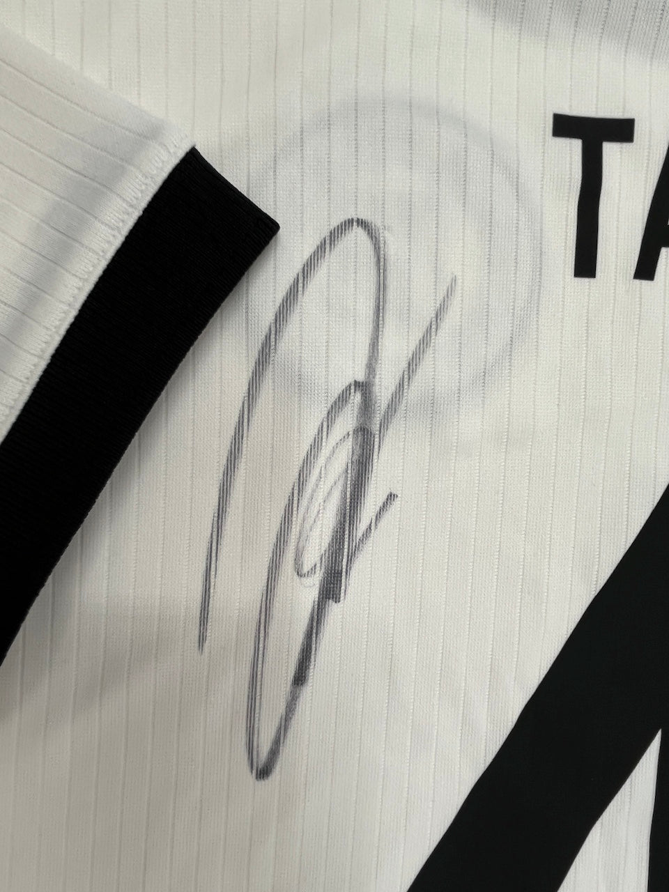 Deutschland Trikot Jonathan Tah signiert im Rahmen DFB COA Adidas 152