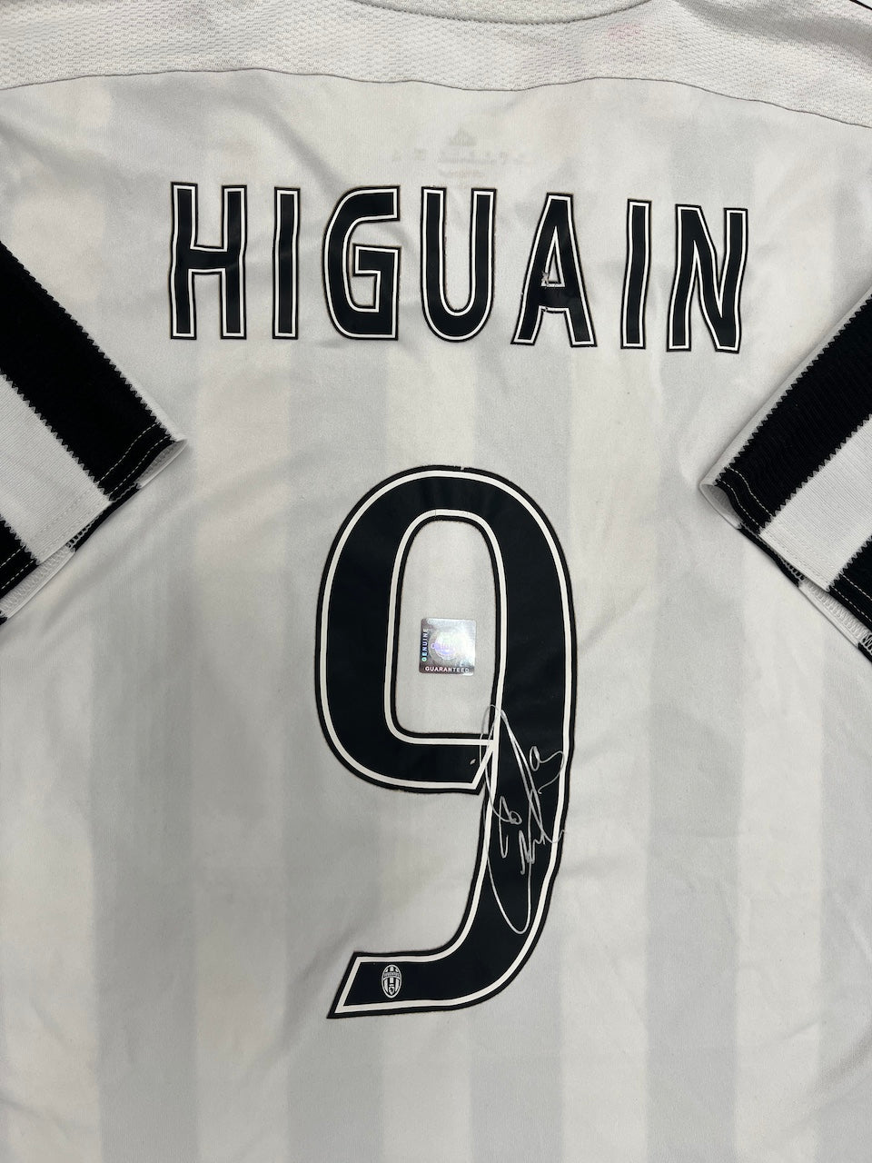 Juventus Turin Trikot Gonzalo Higuain signiert im Rahmen COA 164