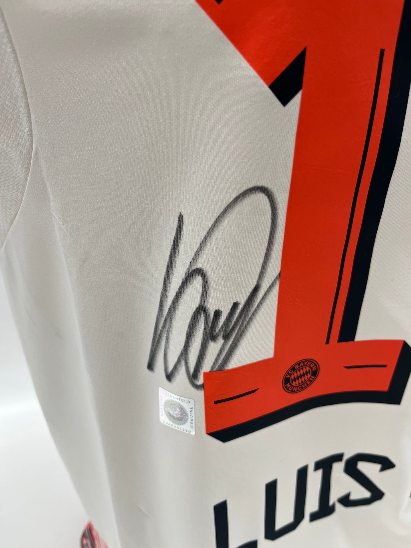 Bayern München Trikot Luis Diaz signiert Autogramm Adidas COA M