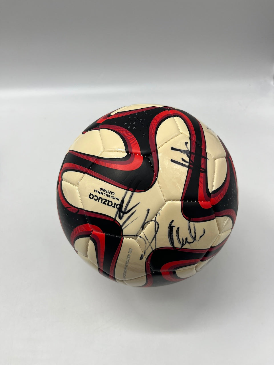 Fußball Teamsigniert WM 2014 in Vitrine DFB Unterschrift Autogramm Adidas Ball