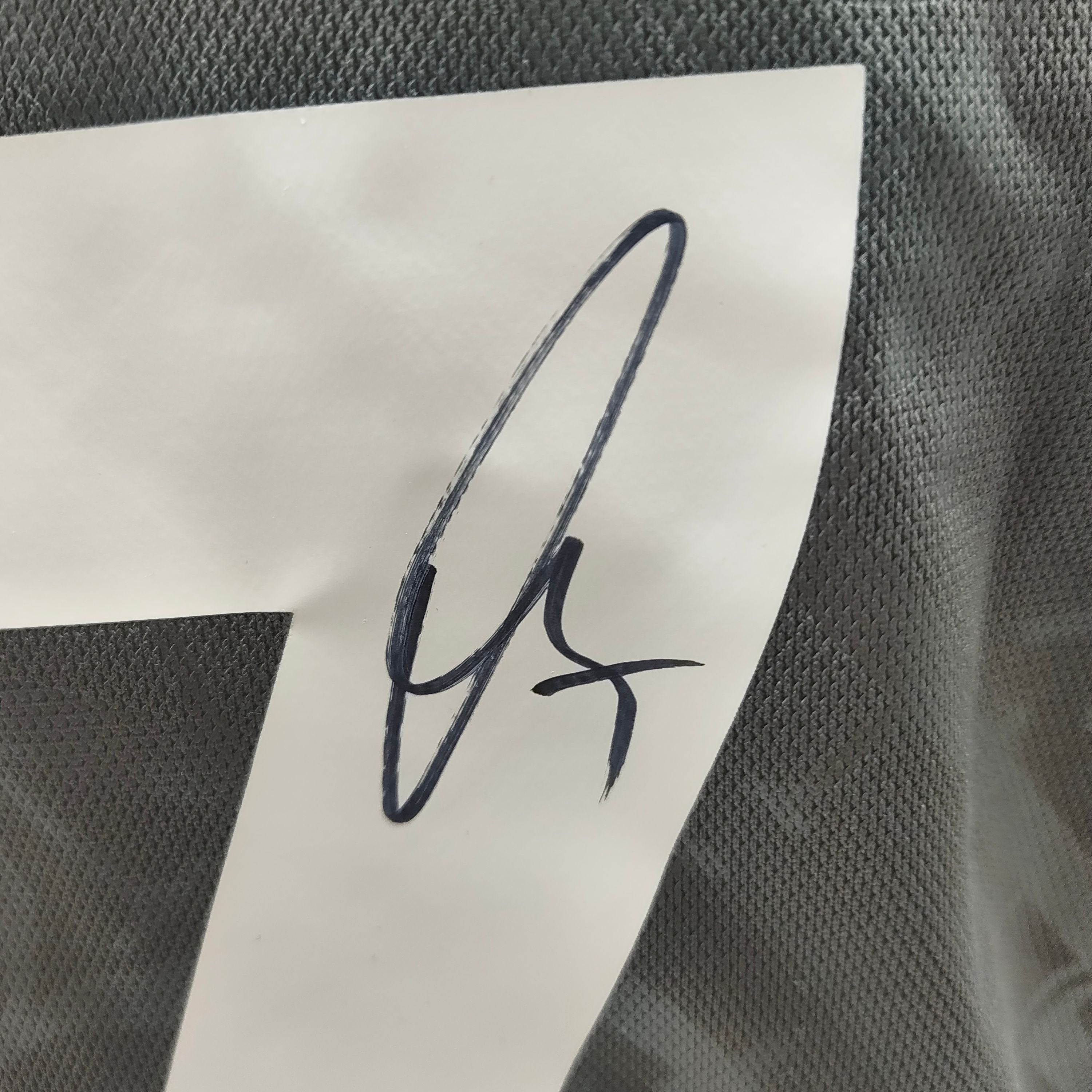 Real Madrid Damen Trikot Vinicius Junior signiert Autogramm Adidas L