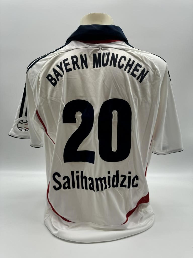 Bayern Munich jersey, Hasan Salihamidzic signed, autographs Bundesliga adidas XL