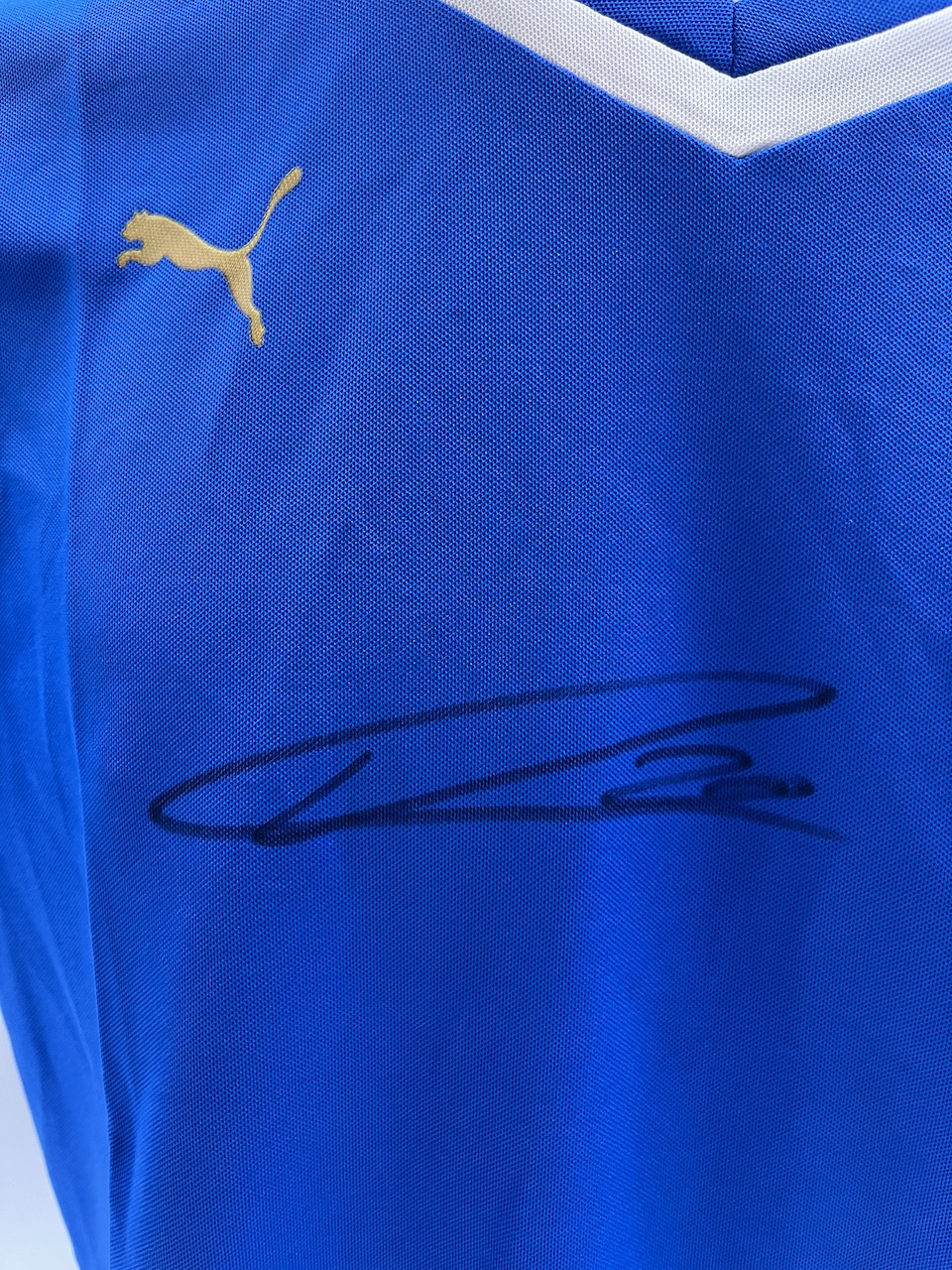 Italy women's shirt Vincenzo Grifo signed autograph puma new XL