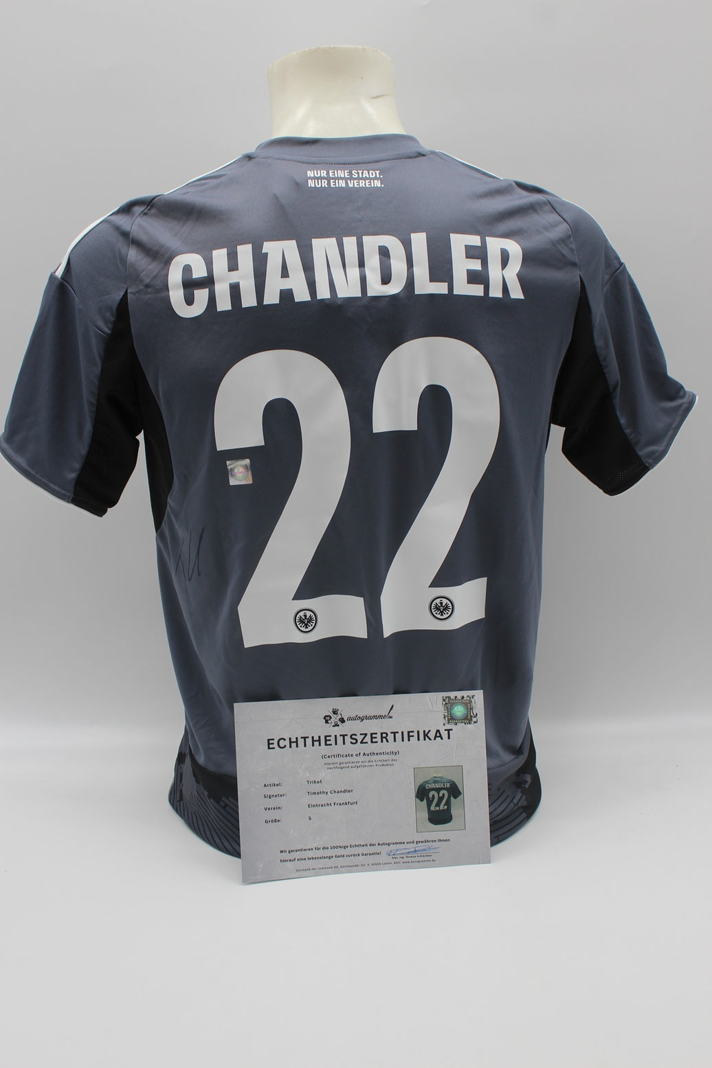 Eintracht Frankfurt Trikot Timothy Chandler signiert Autogramm Adidas neu S