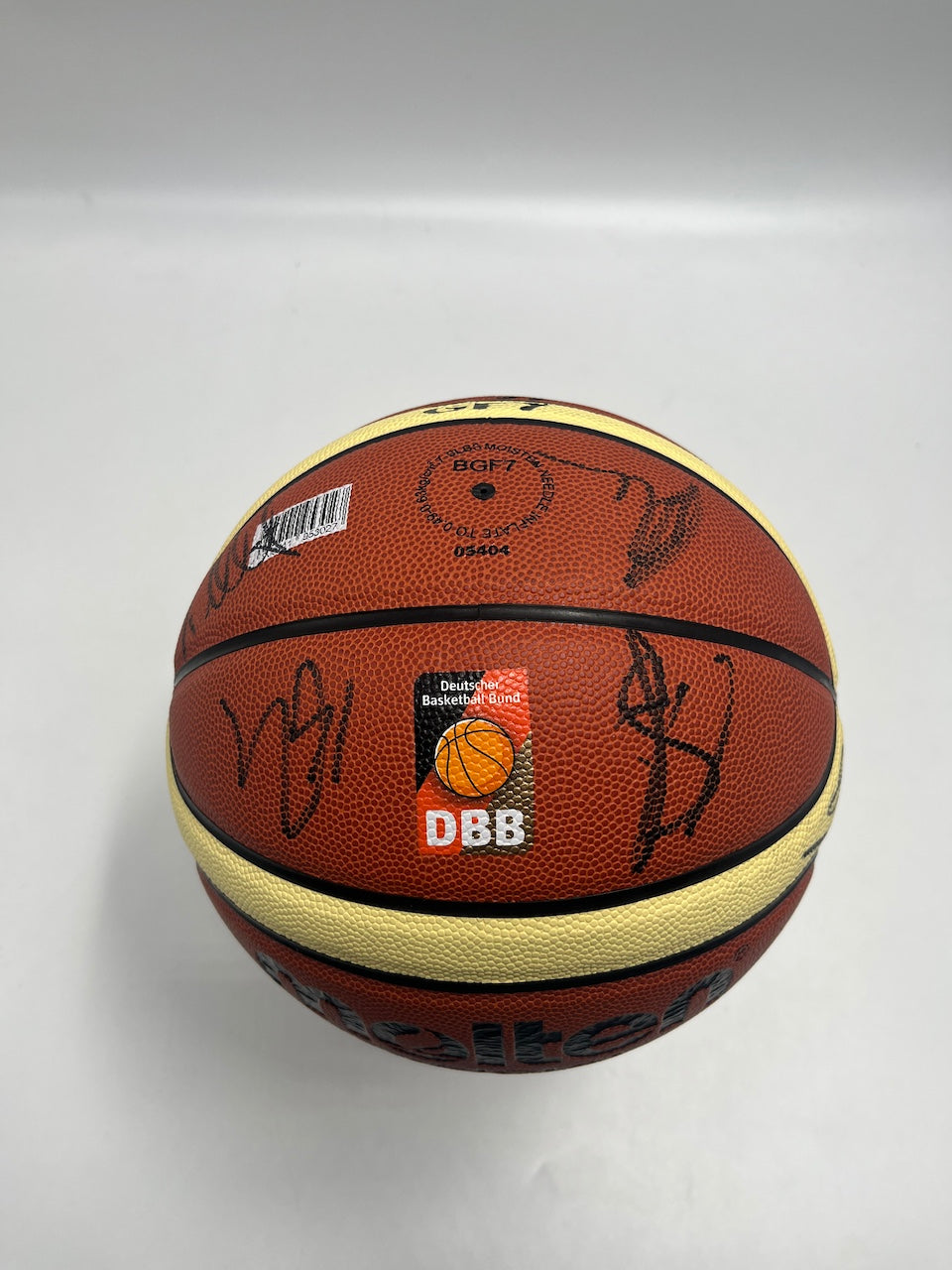 Basketball Teamsigniert EM 2015 in Vitrine Nowitzki Schröder Autogramm Molten