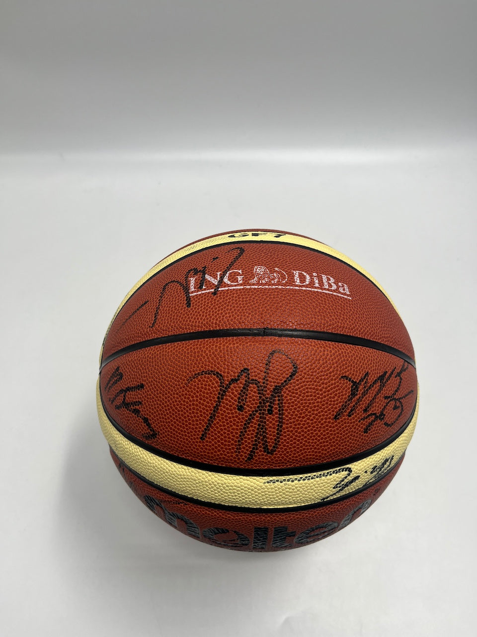 Basketball Teamsigniert EM 2015 in Vitrine Nowitzki Schröder Autogramm Molten