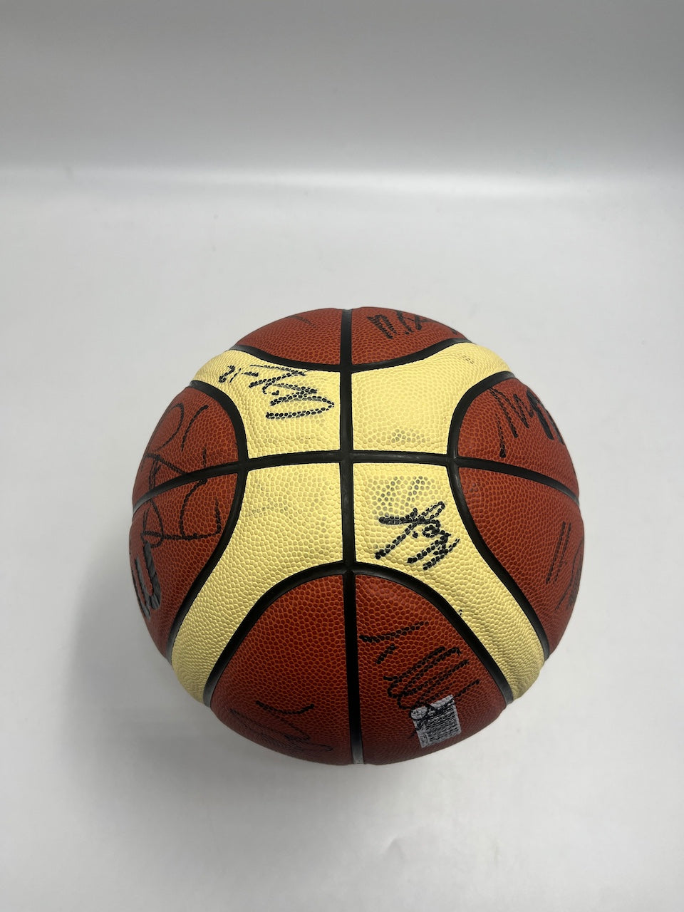 Basketball Teamsigniert EM 2015 in Vitrine Nowitzki Schröder Autogramm Molten