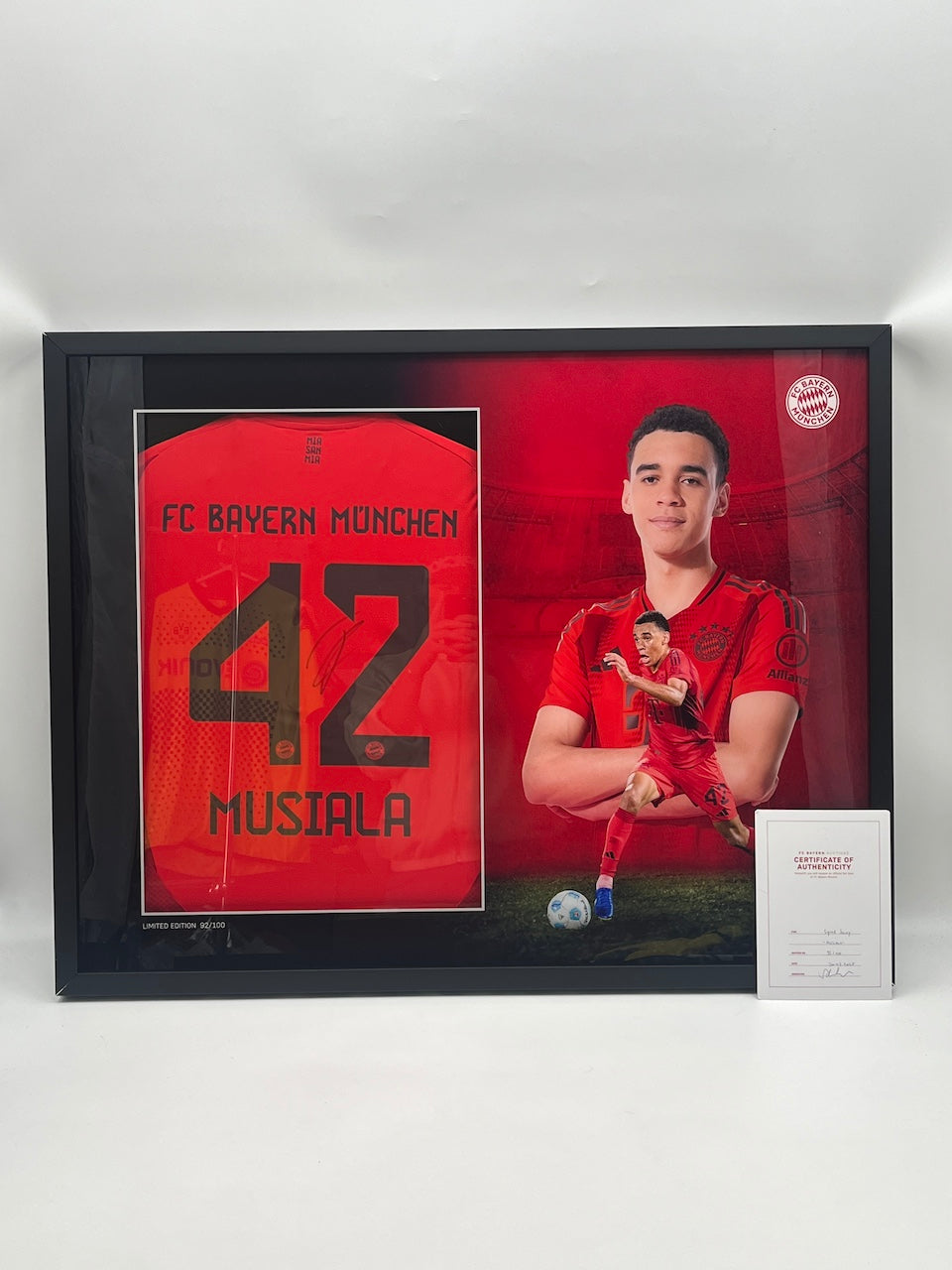 Bayern München Trikot Jamal Musiala signiert im Rahmen COA Adidas 92/100