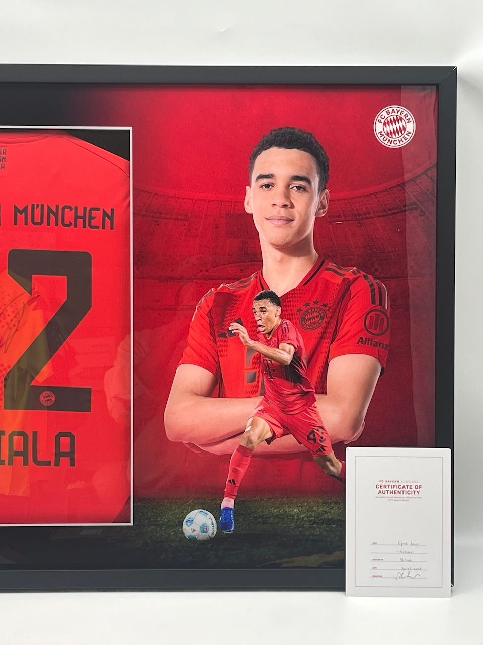 Bayern München Trikot Jamal Musiala signiert im Rahmen COA Adidas 92/100