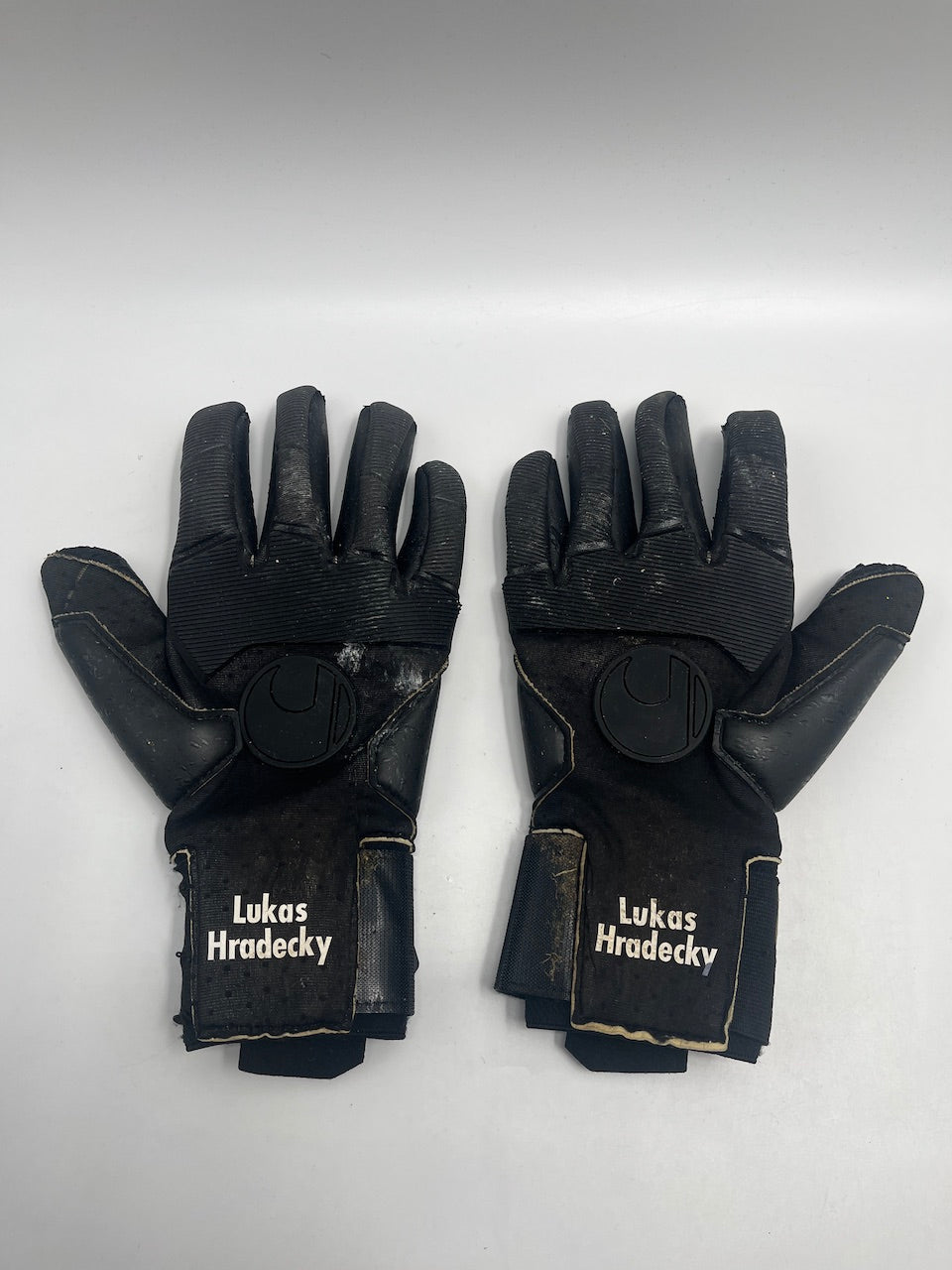Matchworn goalkeeper gloves Lukas Hradecky Bayer Leverkusen