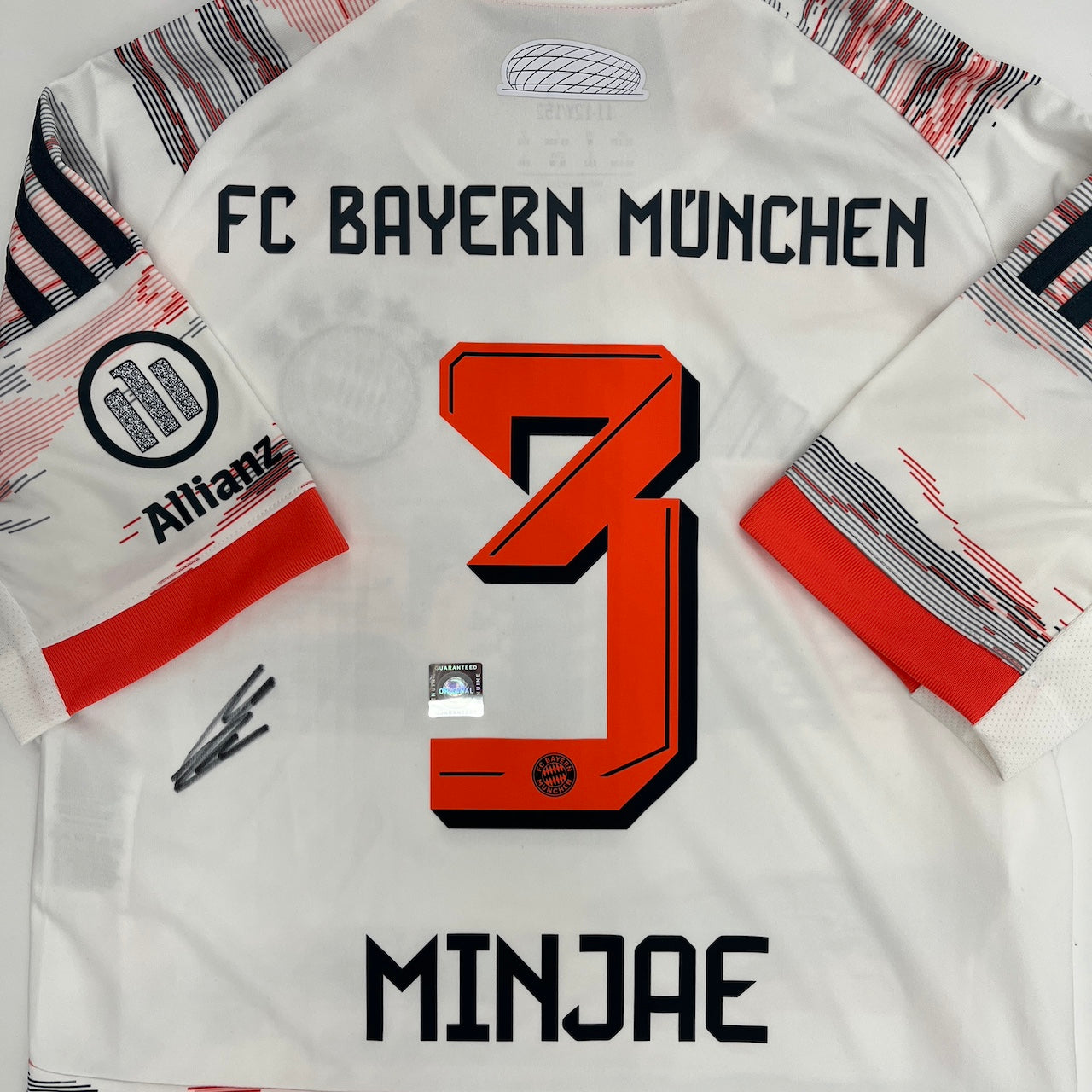 Bayern München Trikot Kim Minjae signiert im Rahmen COA Adidas neu 152