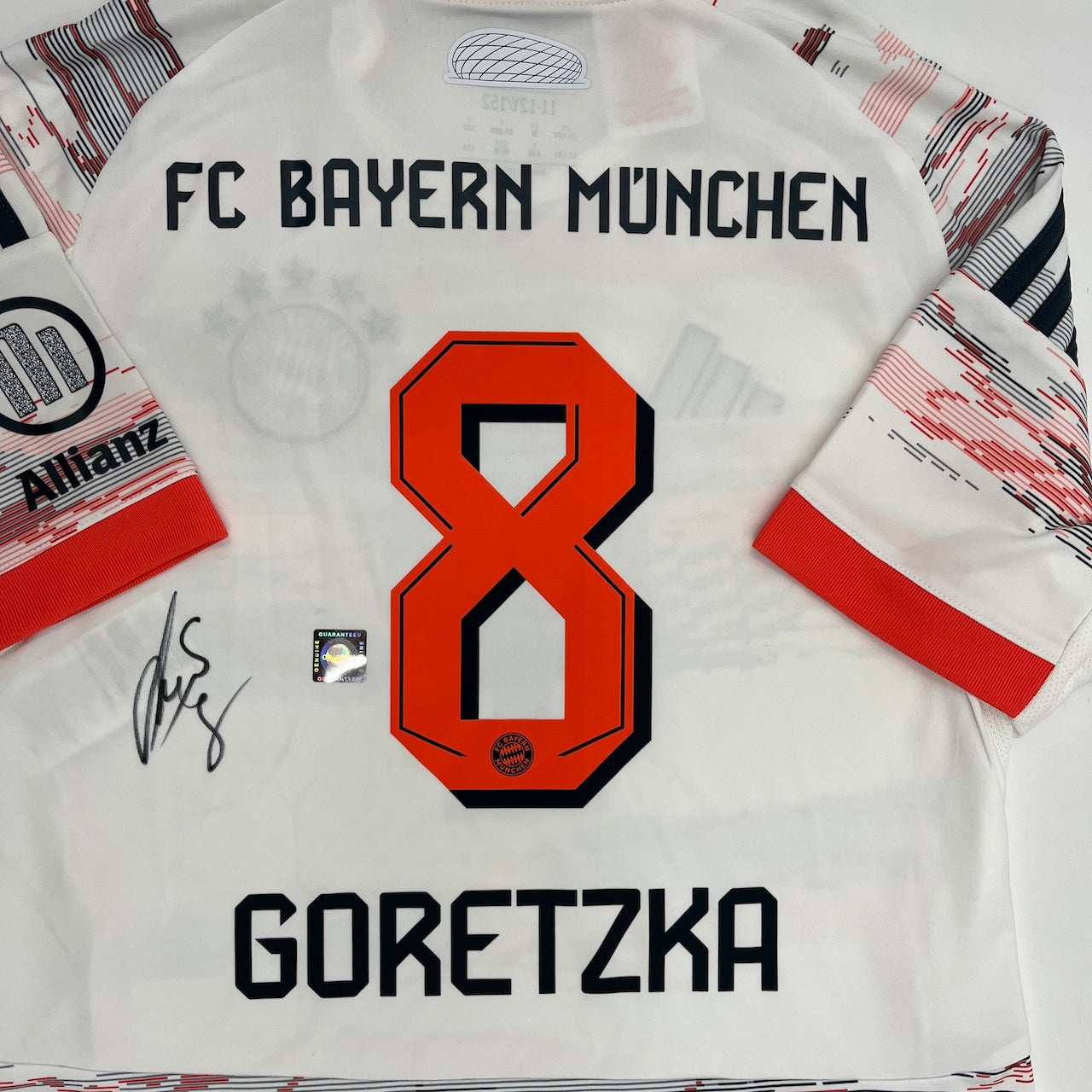 Bayern München Trikot Leon Goretzka signiert im Rahmen COA Adidas 152