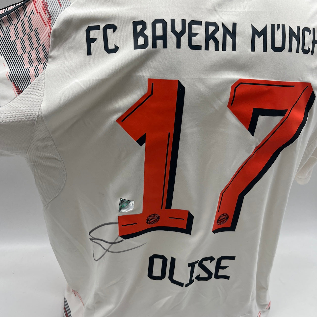 Bayern München Trikot Michael Olise signiert Autogramm Adidas COA L