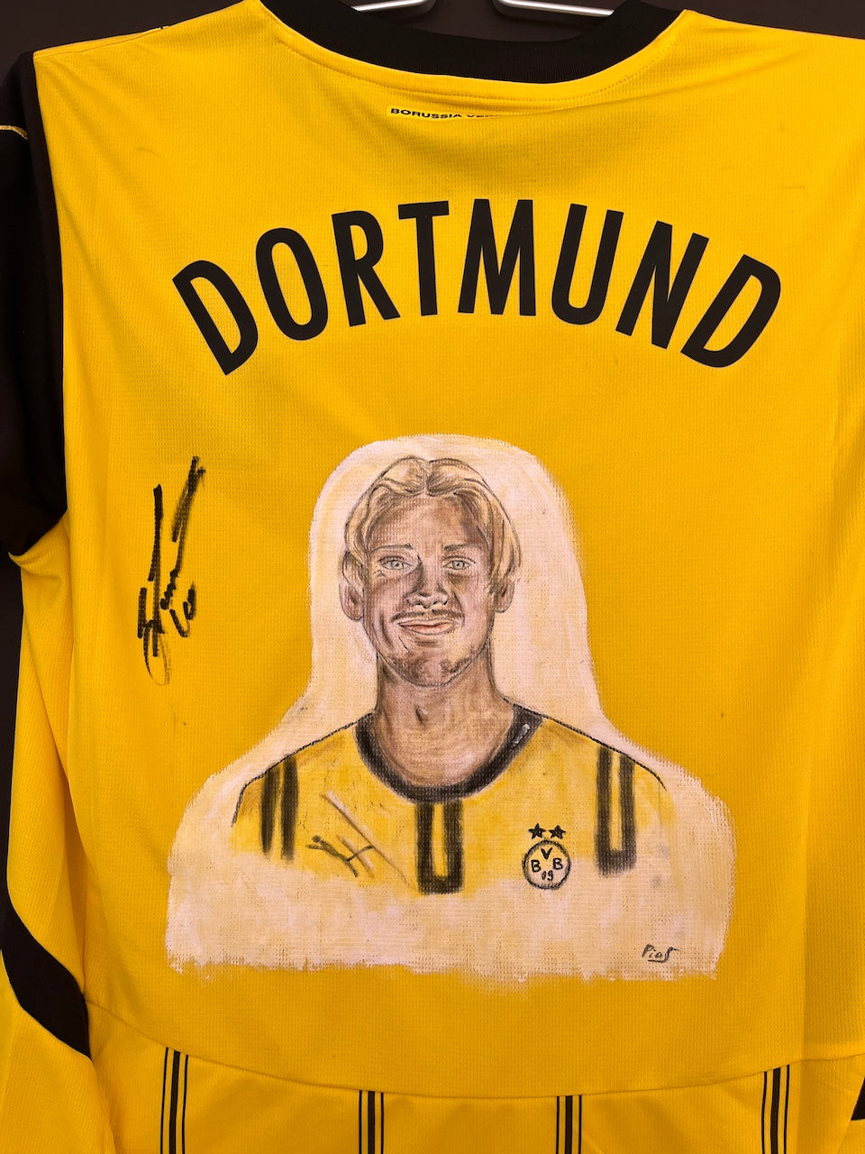 Borussia Dortmund jersey portrait Julian Brandt hand painted and signed Puma M