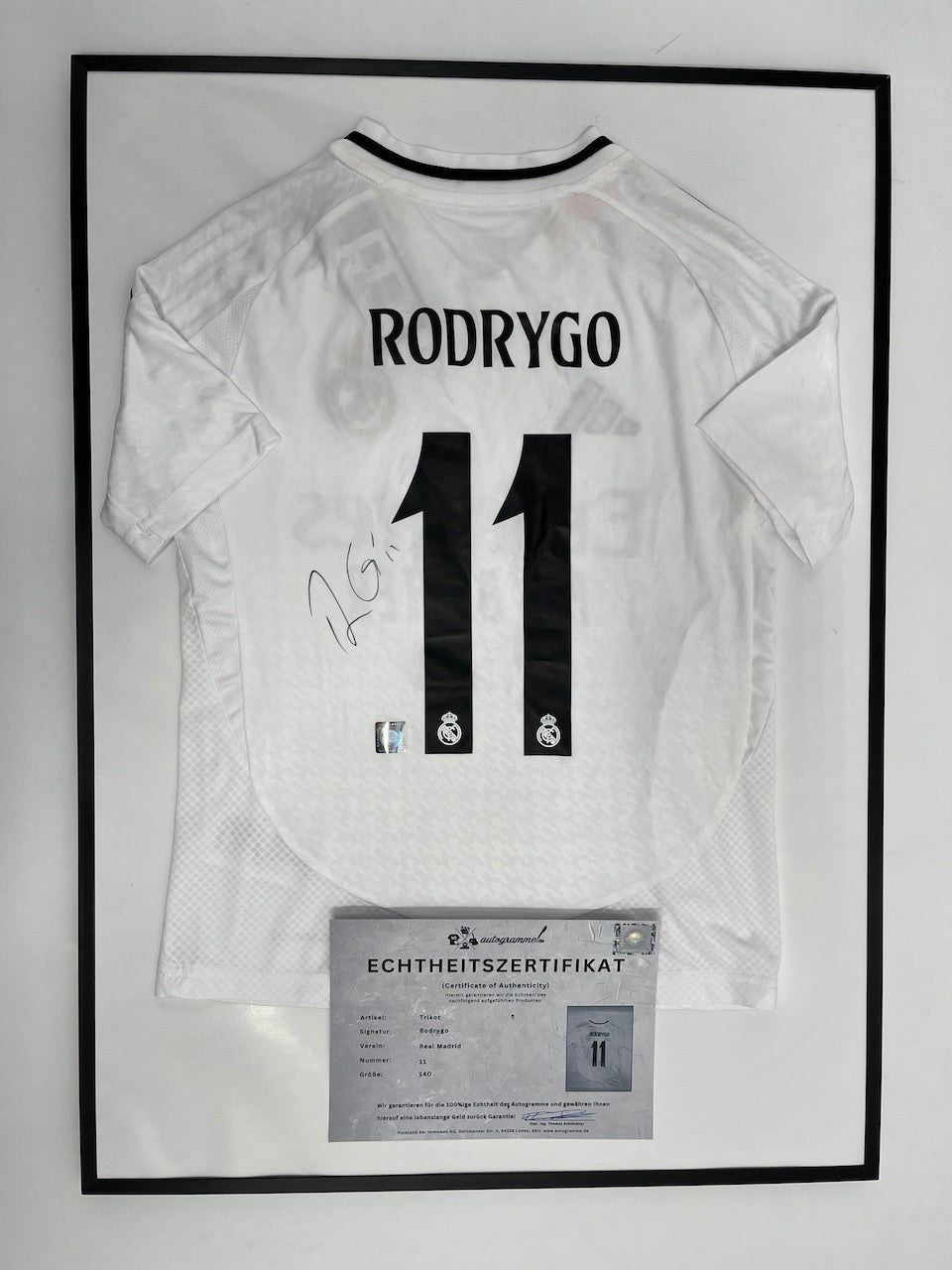 Real Madrid Trikot Rodrygo signiert im Rahmen COA Adidas Fußball 140
