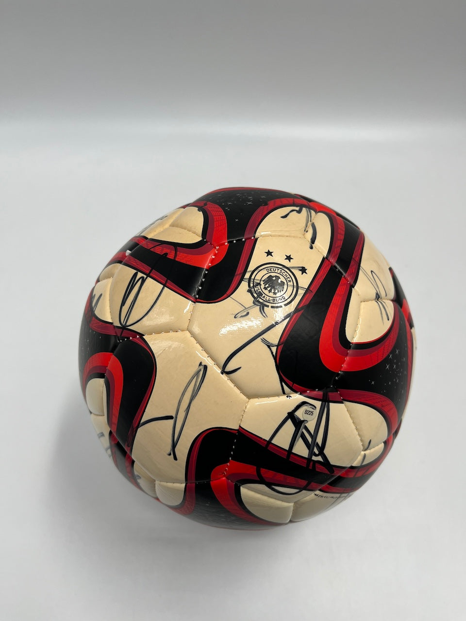 Fußball Teamsigniert WM 2014 in Vitrine DFB Unterschrift Autogramm Adidas Ball