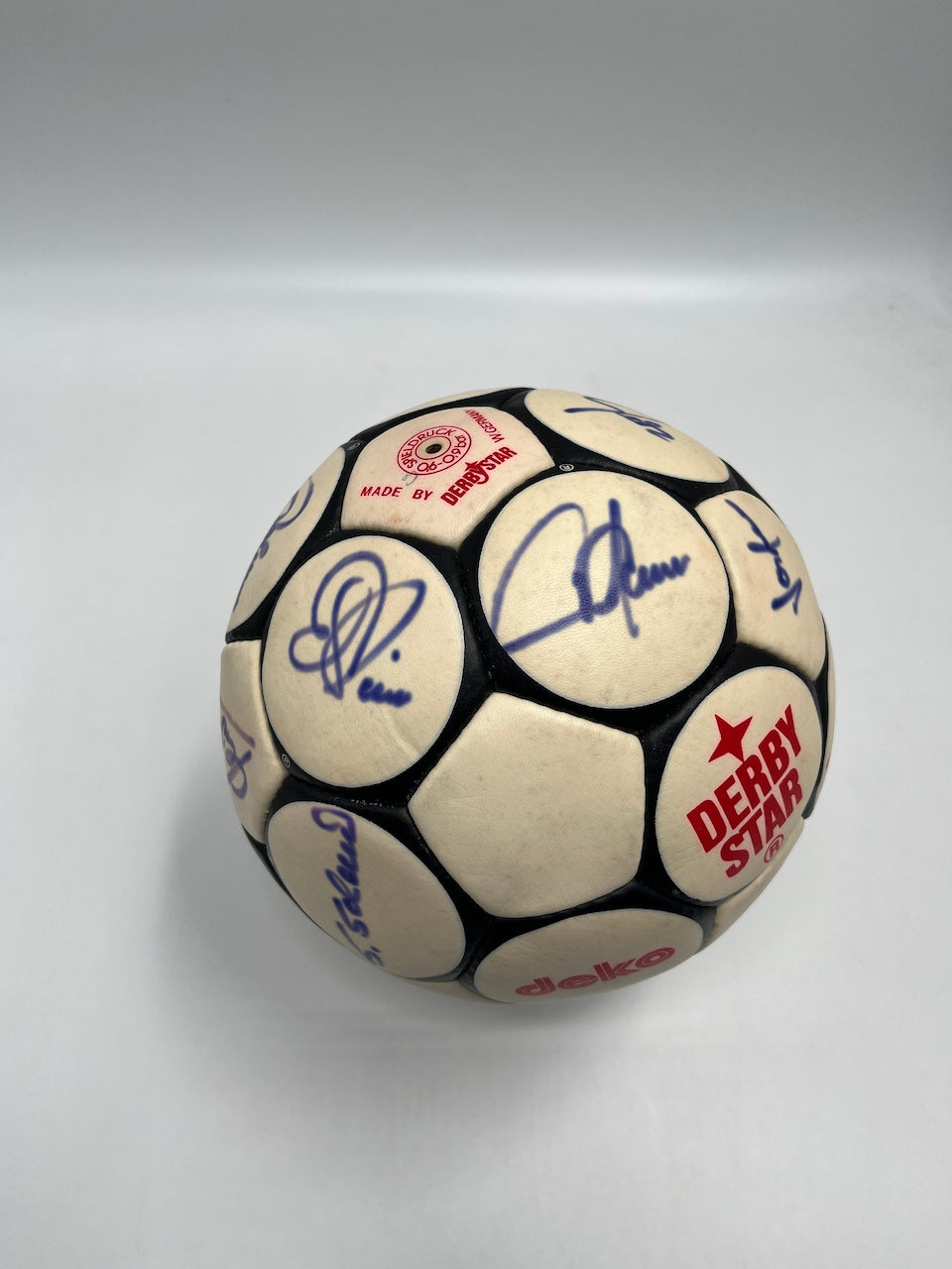 FC Bayern München Fußball Teamsigniert 1988/1989 Autogramme Derbystar FCB