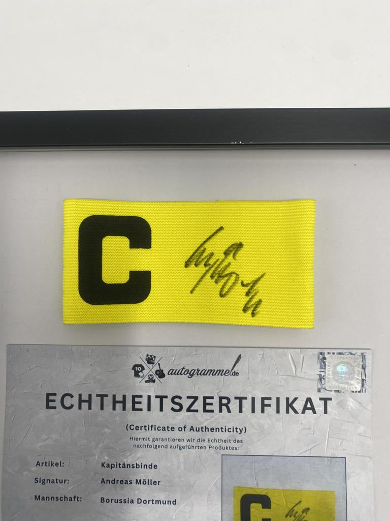 Kapitänsbinde Andreas Möller signiert im Rahmen BVB Autogramm COA