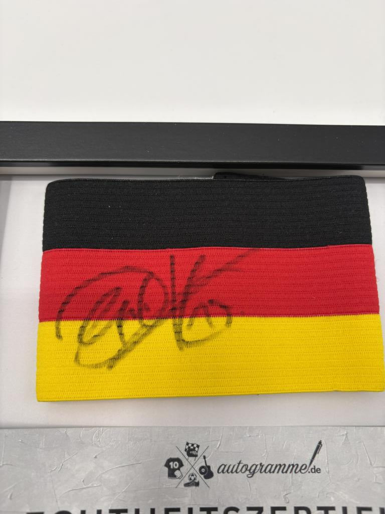 Kapitänsbinde Per Mertesacker signiert im Rahmen DFB Fußball Autogramm COA