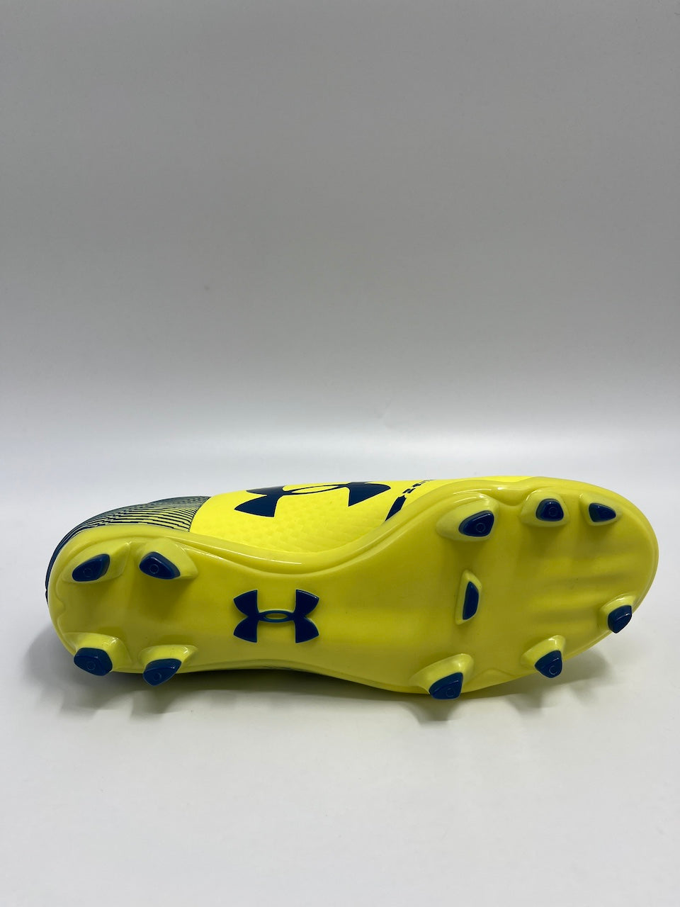 Fußballschuh Gregor Kobel signiert Fußball Autogramm Under Armour