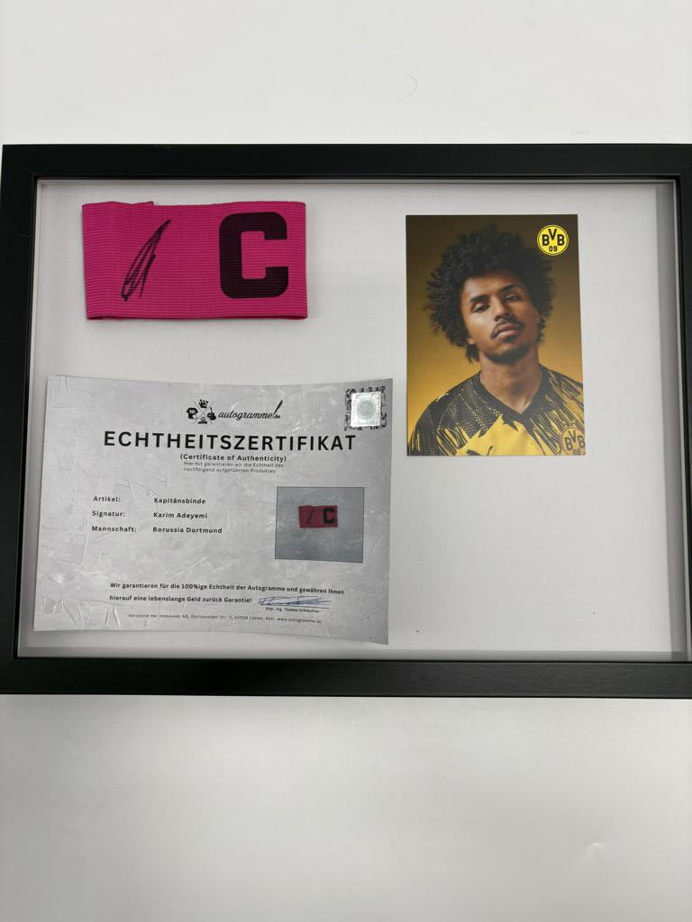 Kapitänsbinde Karim Adeyemi signiert im Rahmen Borussia Dortmund Autogramm COA