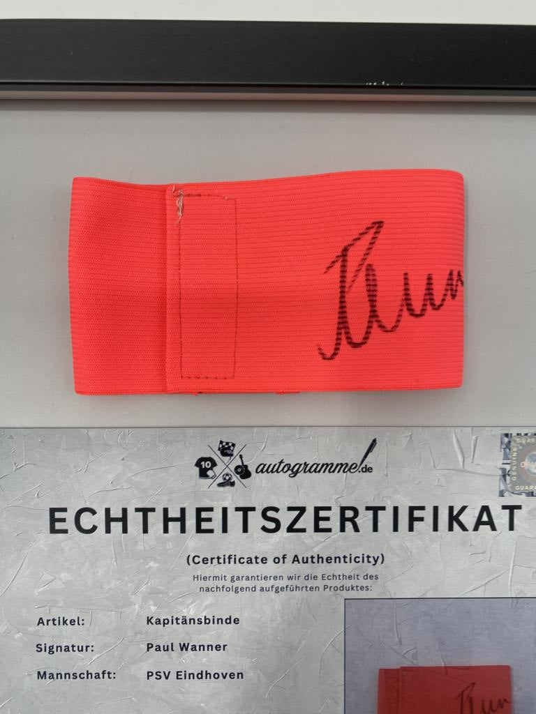 Kapitänsbinde Paul Wanner signiert im Rahmen PSV Eindhoven Autogramm