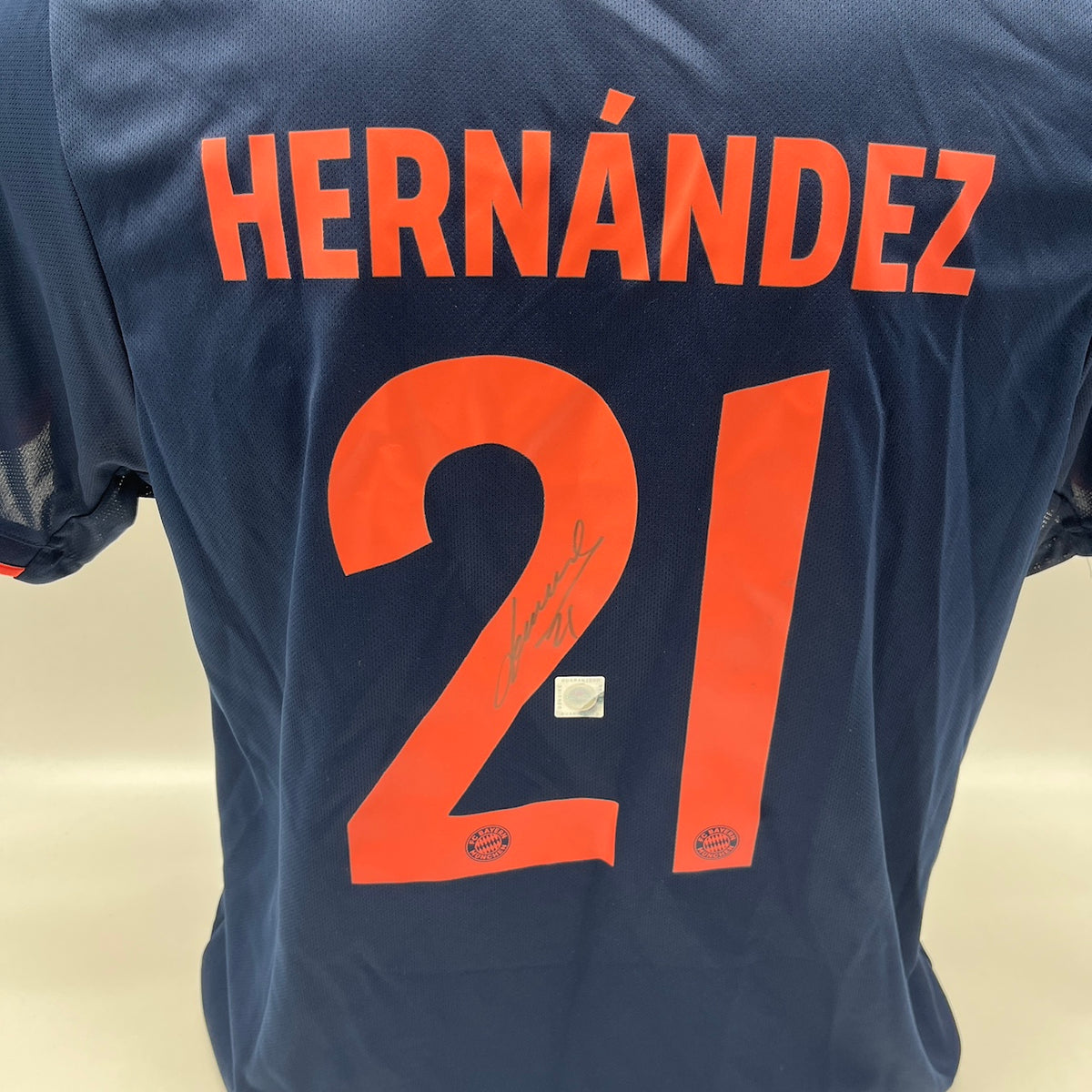 Bayern München Trikot Lucas Hernandez signiert Autogramm Adidas L
