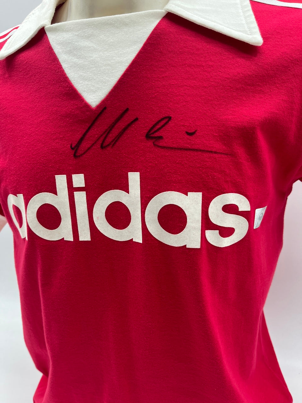 Bayern Munich reproduction jersey, signed by Gerd Müller, Adidas size S