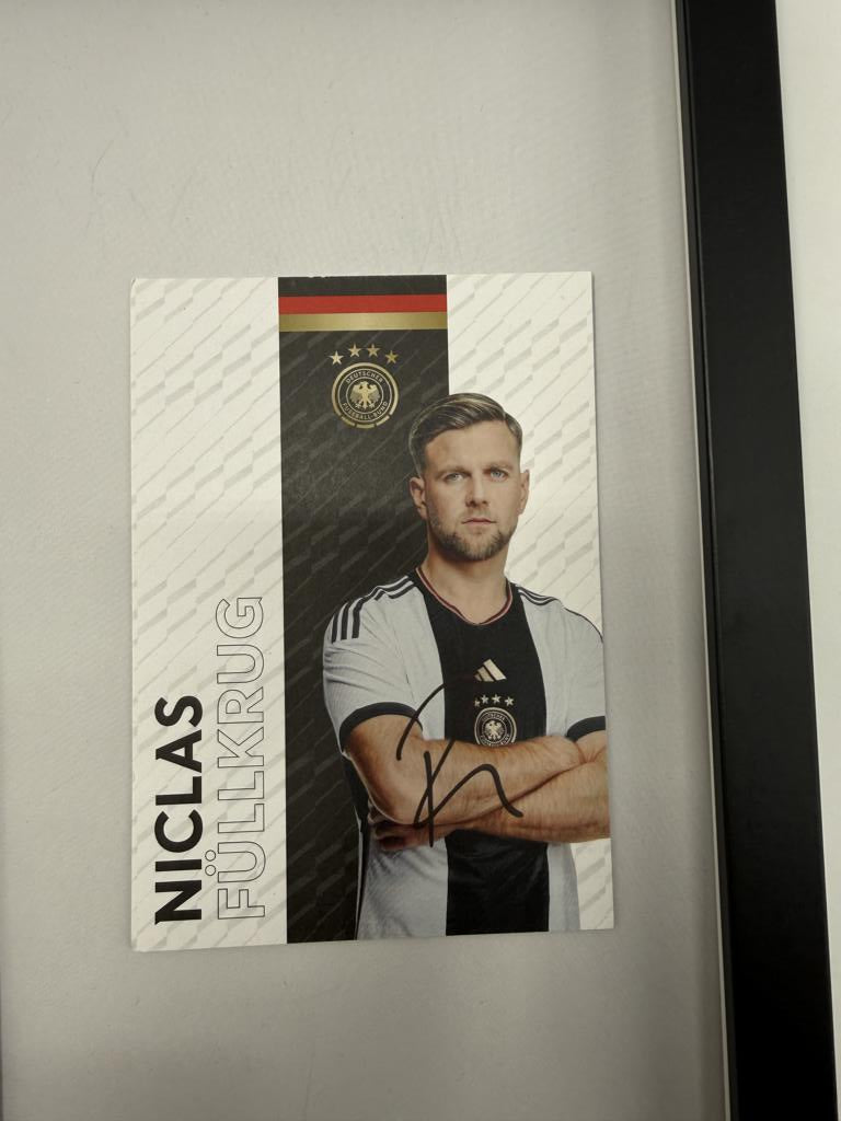 Captain's armband signed by Niclas Füllkrug in a DFB football autograph COA frame