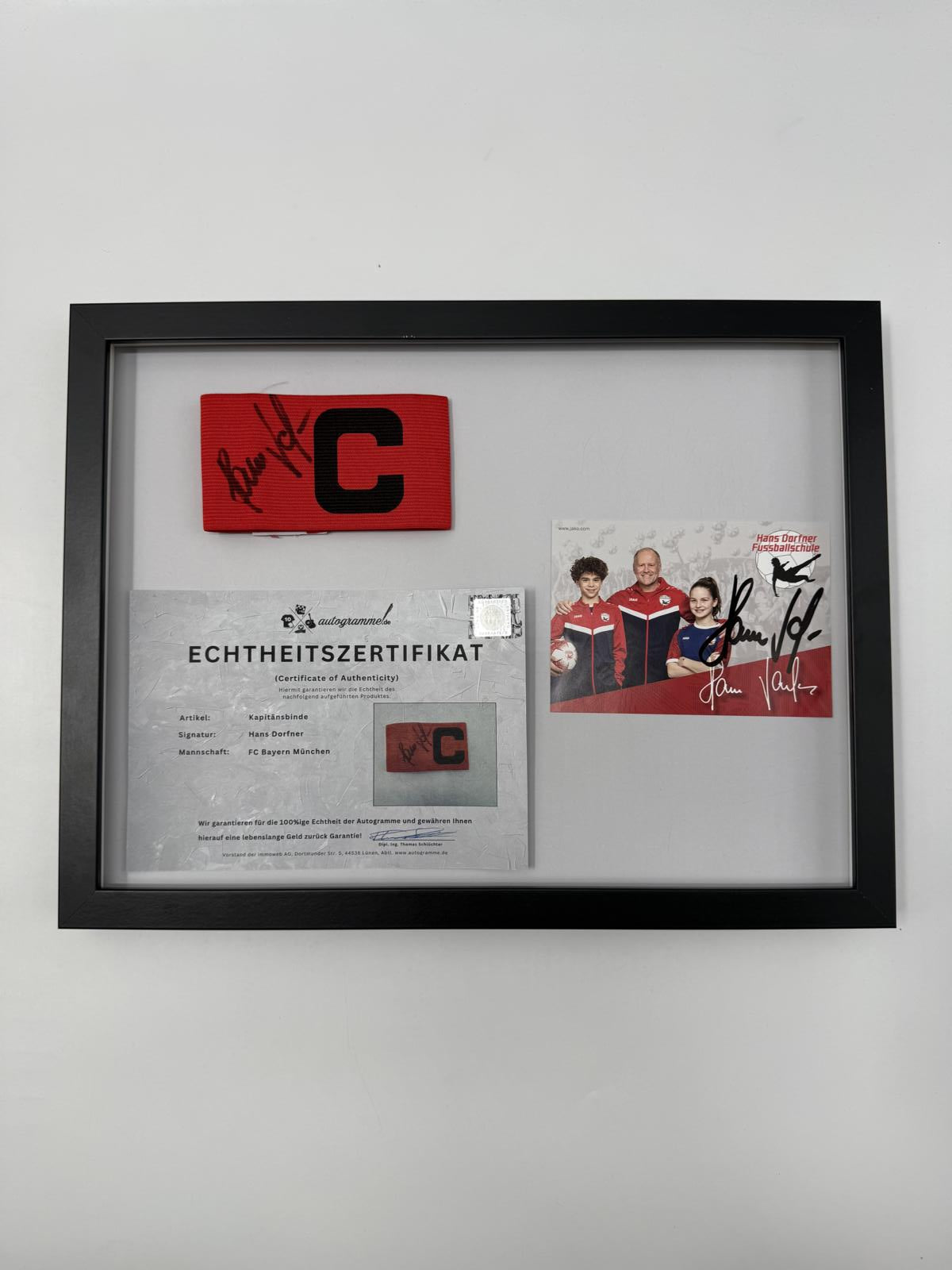 Kapitänsbinde Hans Dorfner signiert im Rahmen Bayern München Fußball Autogramm