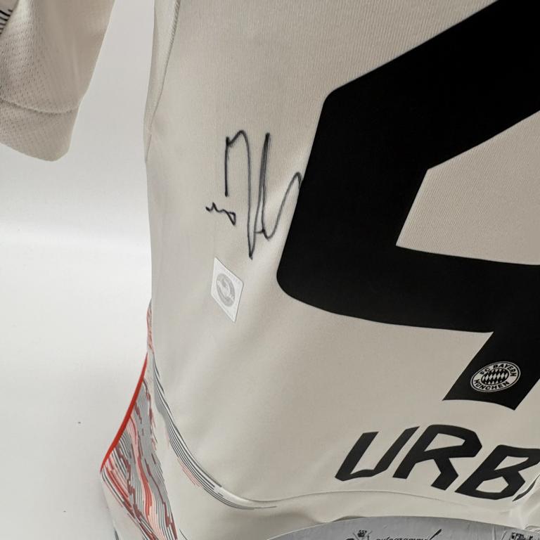 Bayern München Trikot Jonas Urbig signiert Autogramm Adidas COA 164