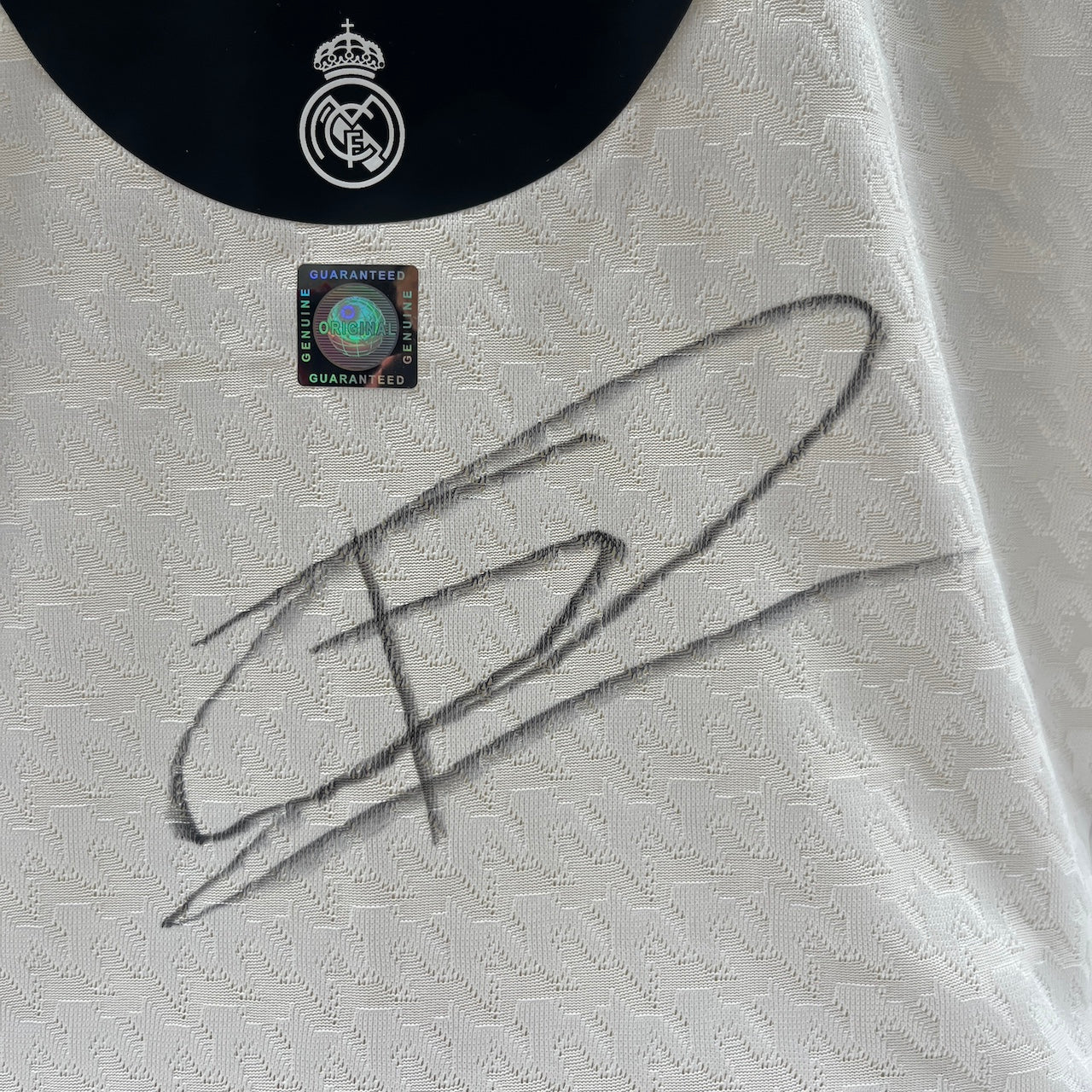 Real Madrid Authentic-Trikot Federico Valverde signiert Autogramm Adidas COA L