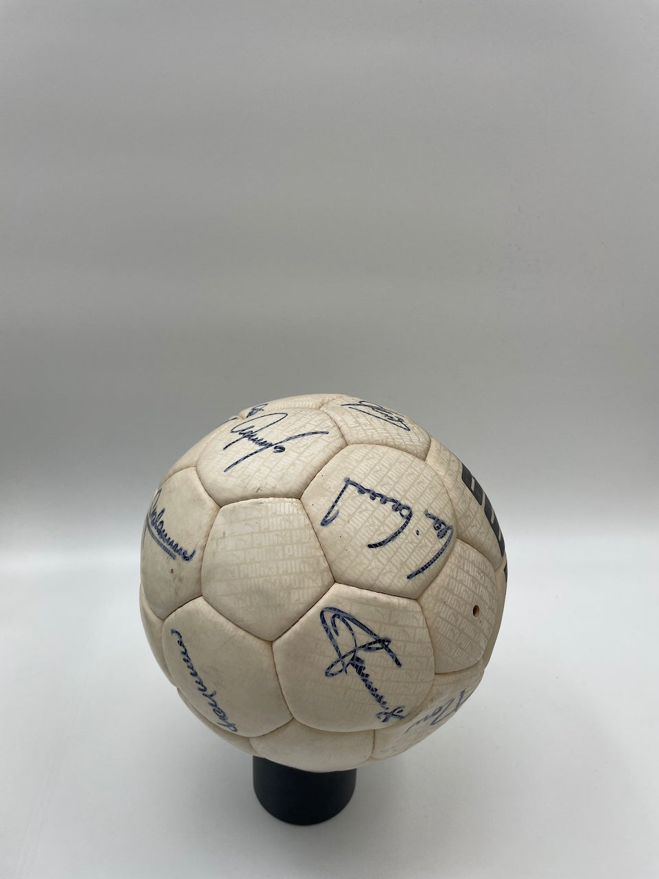 FC Bayern Football team signed 1988/1989 Signature of autograph Italia Ball